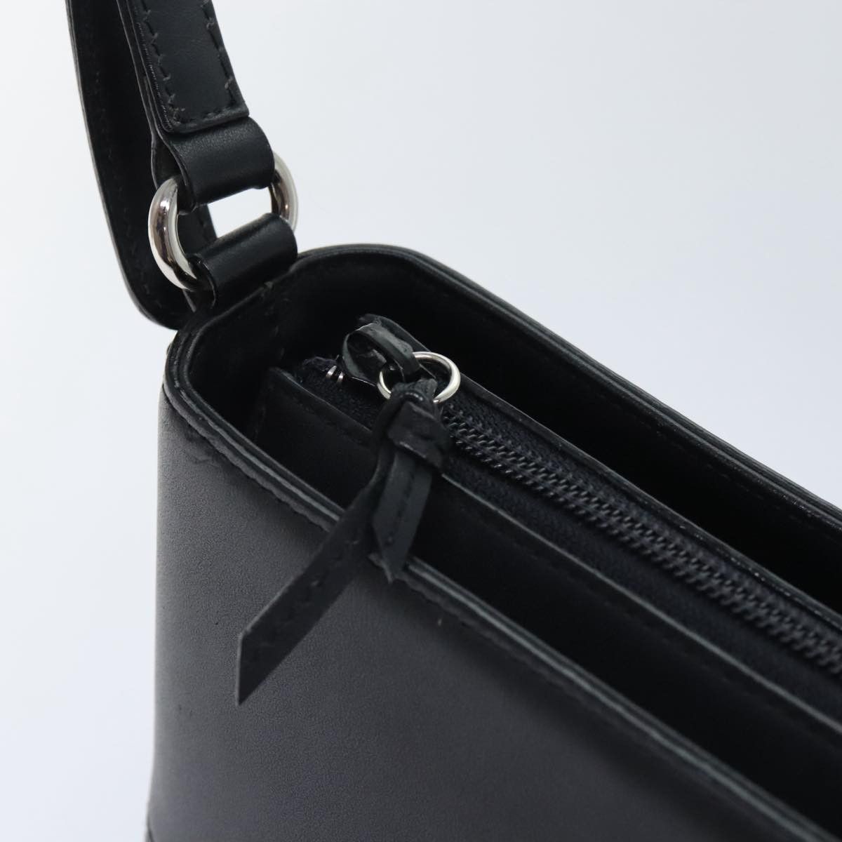 Burberry Black Leather Shoulder Bag (Pre-Owned) Size ONE SIZE - 11 Thumbnail