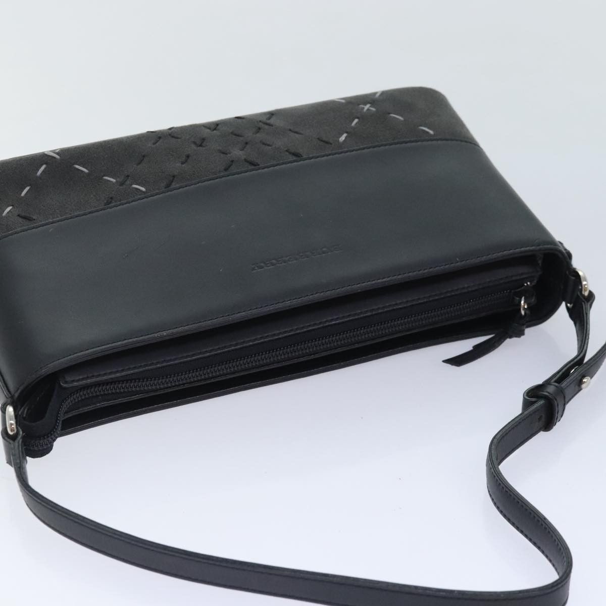 Burberry Black Leather Shoulder Bag (Pre-Owned) Size ONE SIZE - 16 Thumbnail