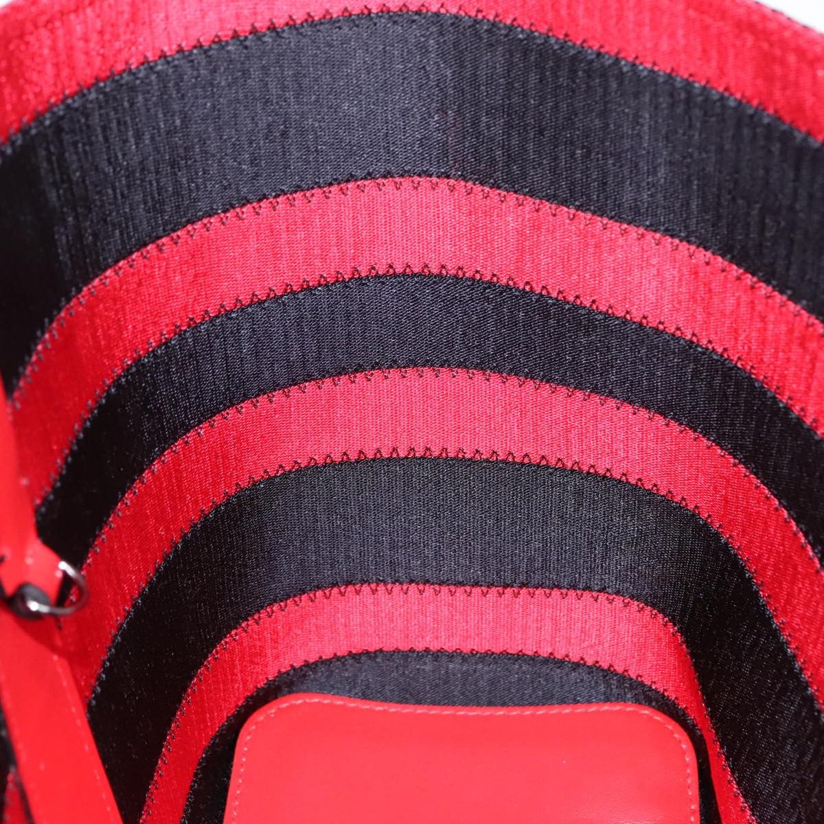 Cabata Black Canvas Handbag (Pre-Owned)