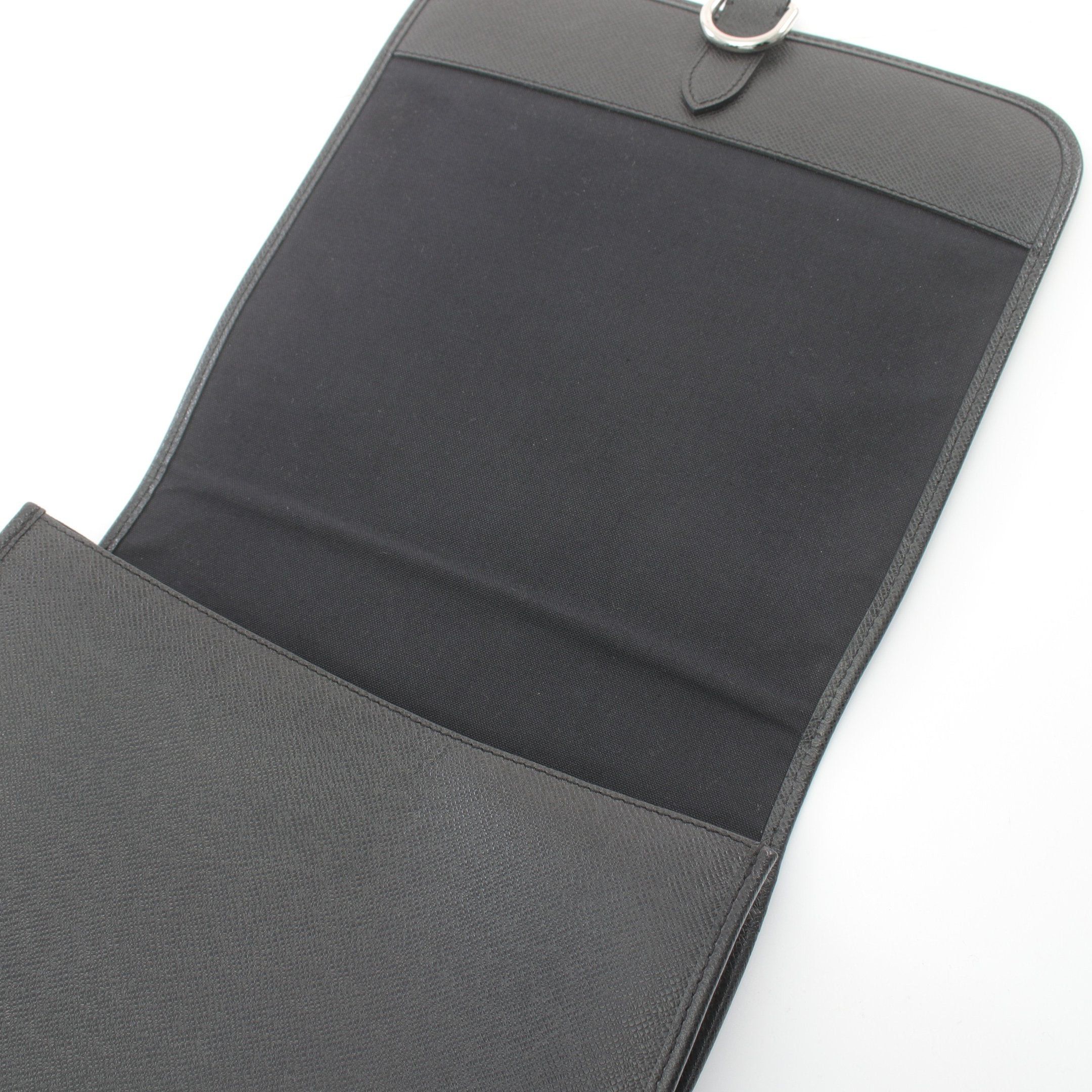Louis Vuitton Louis Vuitton Andrei Taiga Ardoise Shoulder Bag Leather Black Size ONE SIZE - 6 Thumbnail
