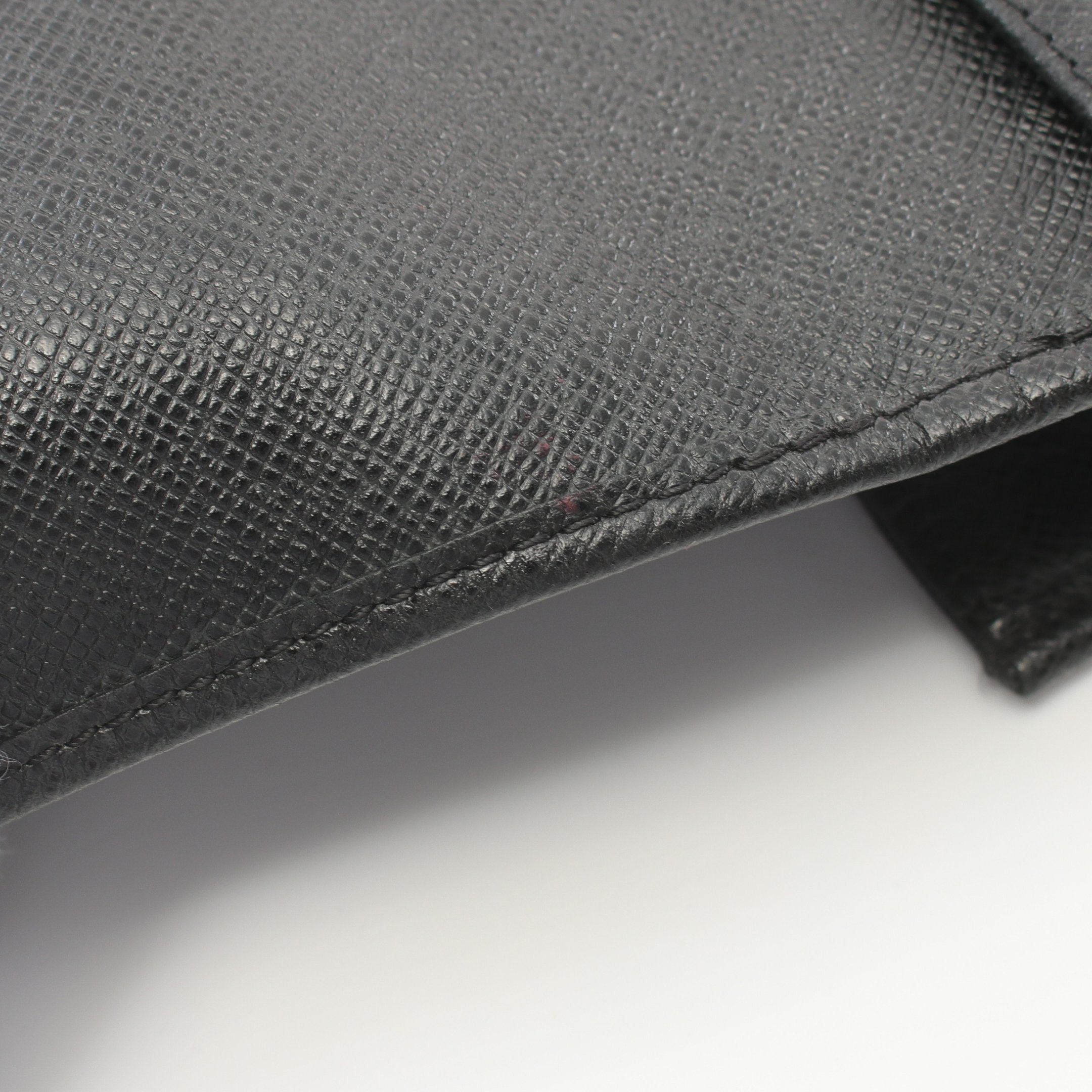 Louis Vuitton Louis Vuitton Andrei Taiga Ardoise Shoulder Bag Leather Black Size ONE SIZE - 8 Thumbnail