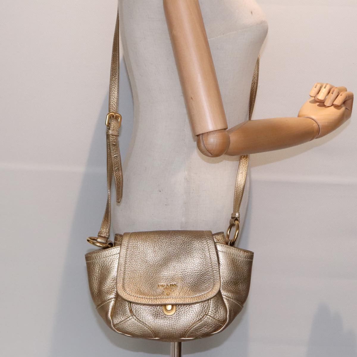 Prada Vitello Gold Leather Shoulder Bag (Pre-Owned) Size ONE SIZE - 15 Thumbnail