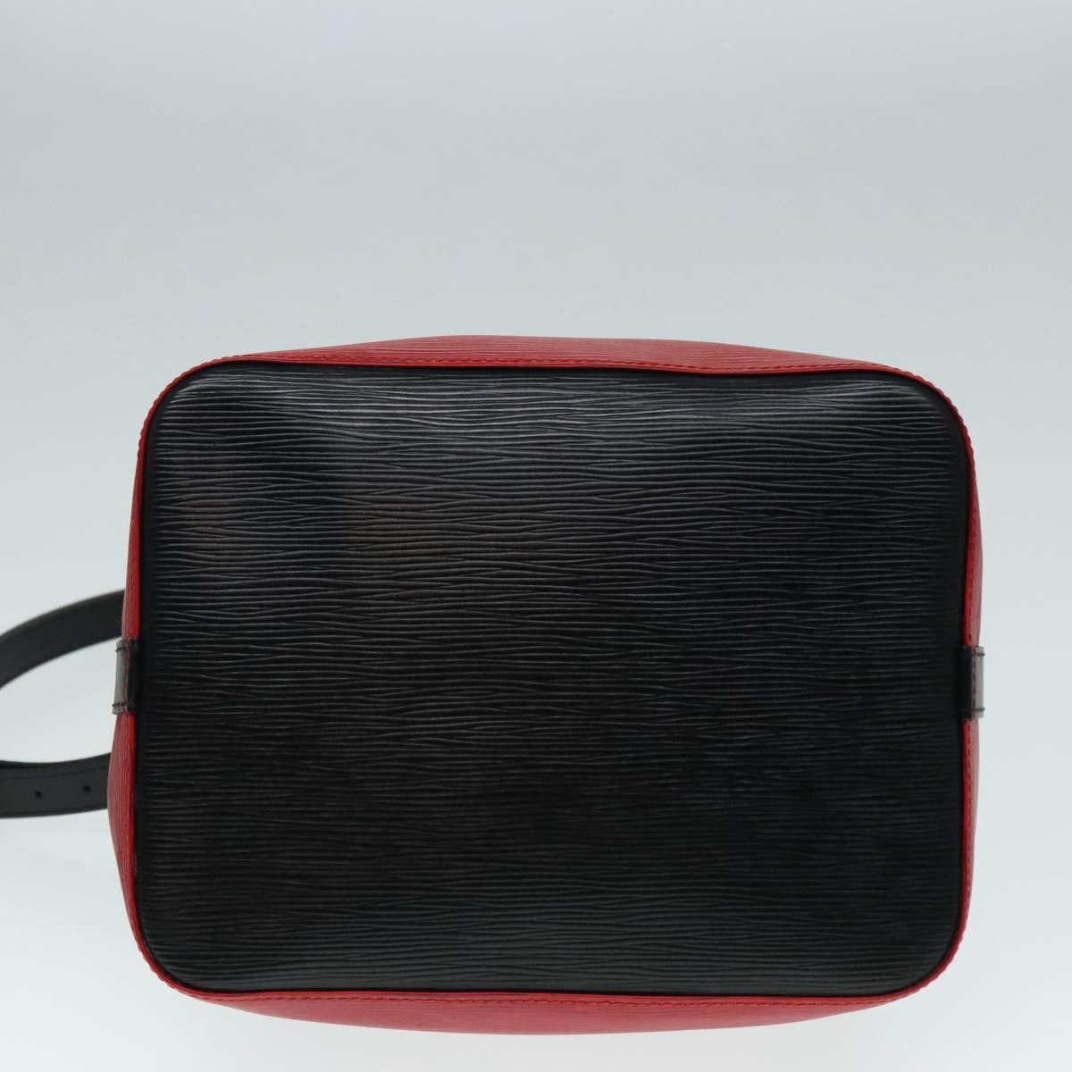 Louis Vuitton Noe Red Leather Shoulder Bag (Pre-Owned) Size ONE SIZE - 19 Thumbnail