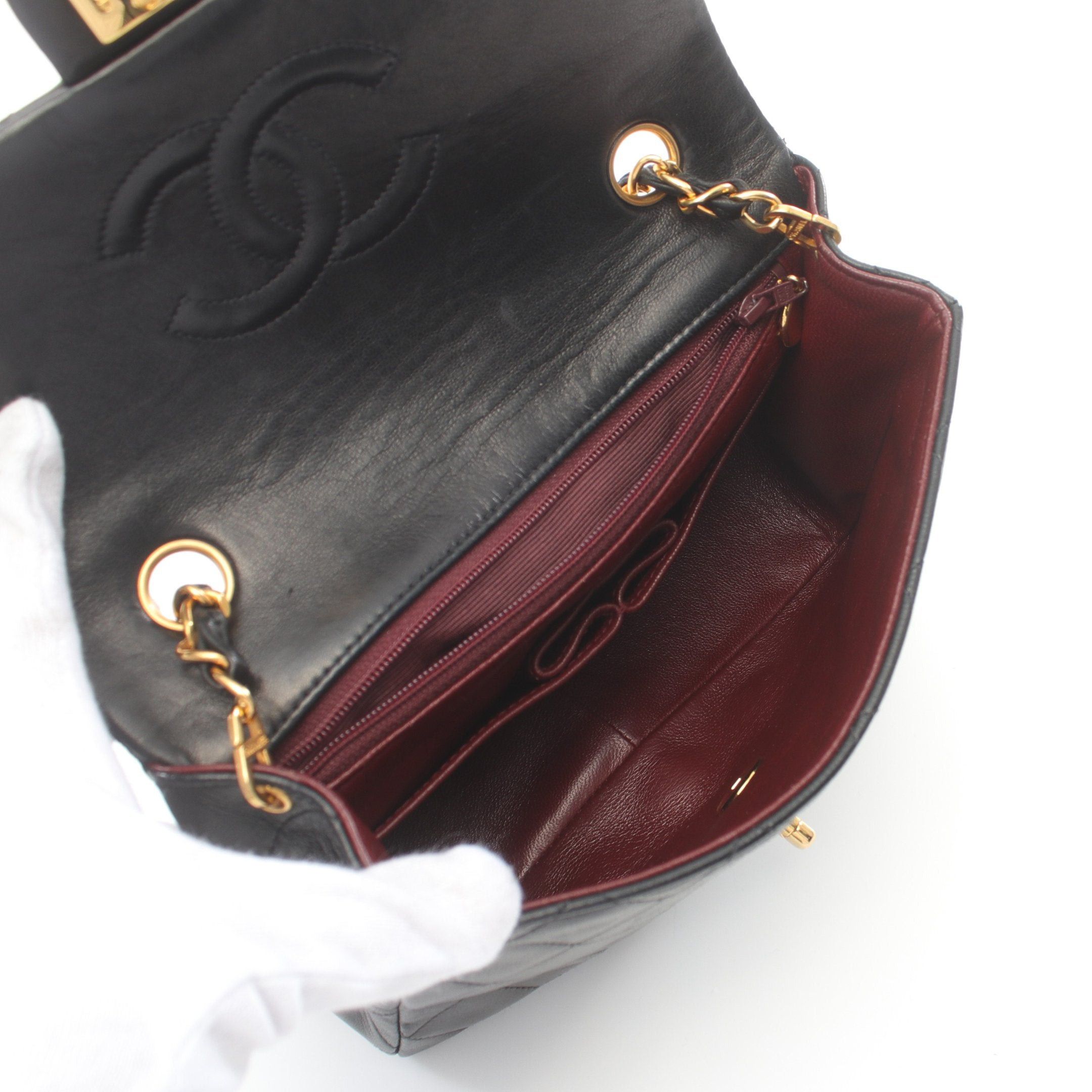 Chanel Chanel Matelasse Chain Shoulder Bag Lambskin Black Gold Hardware Size ONE SIZE - 3 Thumbnail