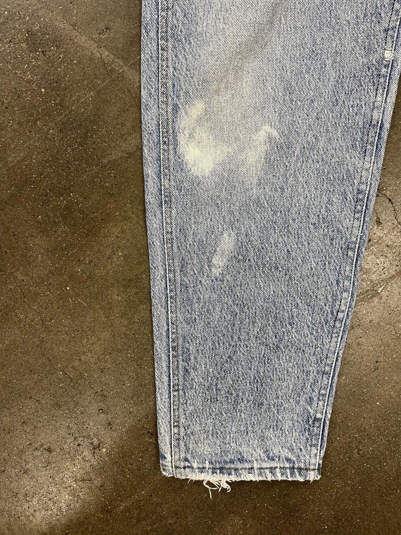 Vintage 1980's Lee Tapered Fit Distressed And Stained Jeans Size US 30 / EU 46 - 2 Thumbnail
