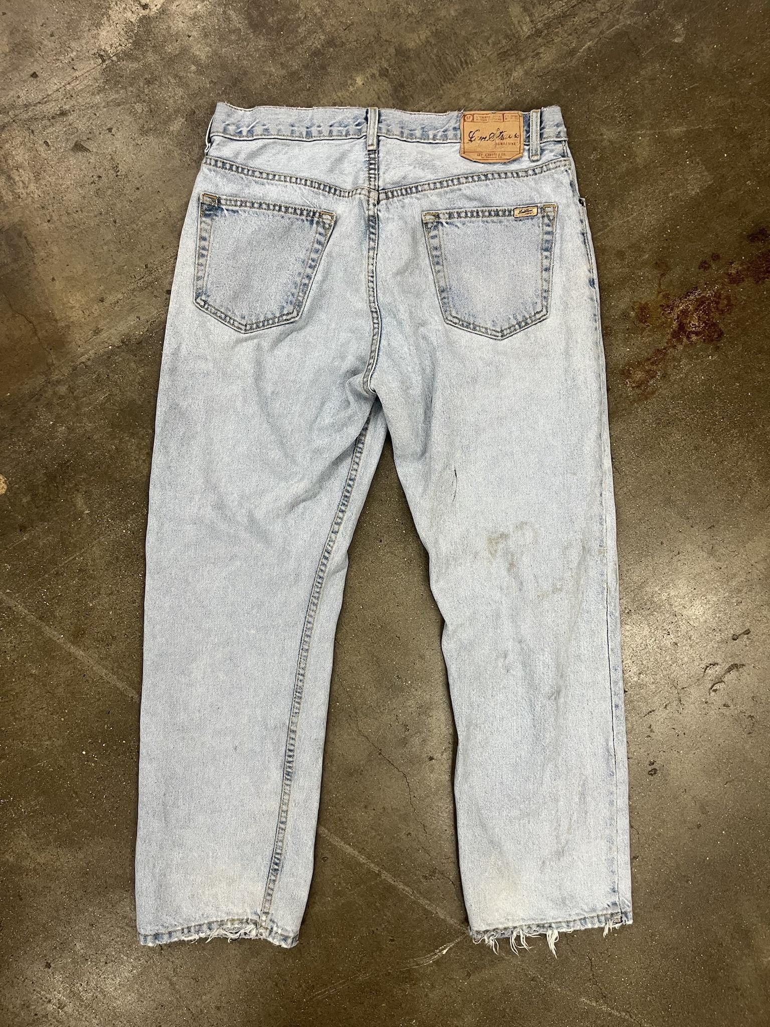 Vintage Early 2000's Levis Straight Fit Jeans With Cursive Tags Size US 36 / EU 52 - 3 Thumbnail
