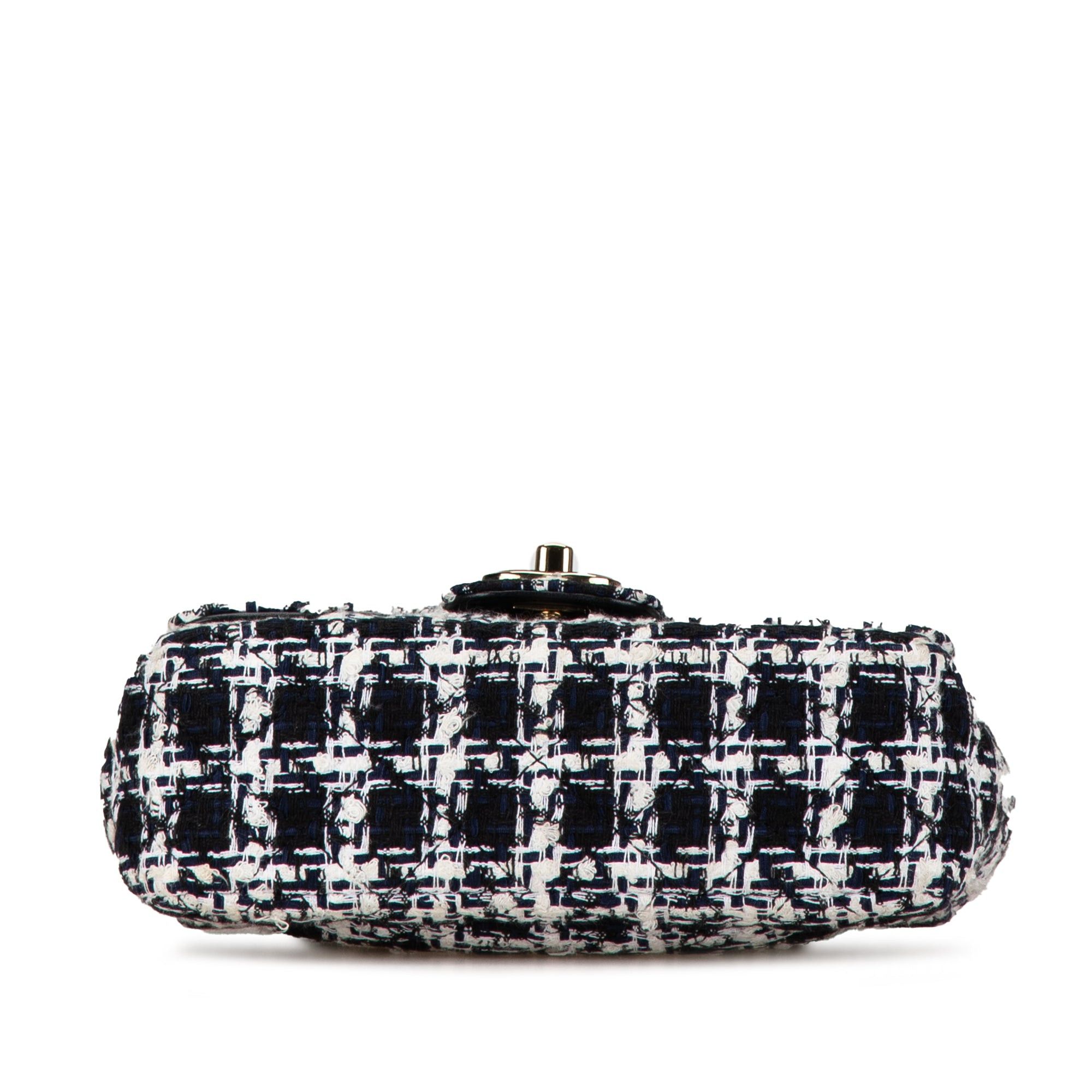 Chanel Chanel Mini Tweed Resin Heart Flap Black Size ONE SIZE - 3 Thumbnail