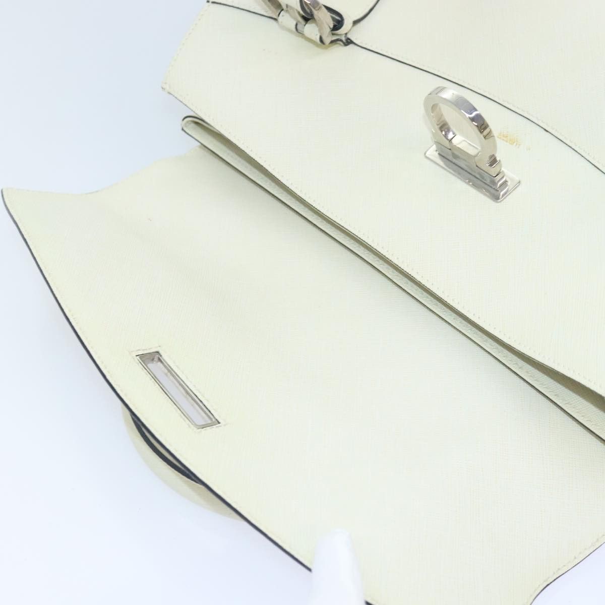 Salvatore Ferragamo Gancini Beige Leather Handbag (Pre-Owned) Size ONE SIZE - 15 Thumbnail