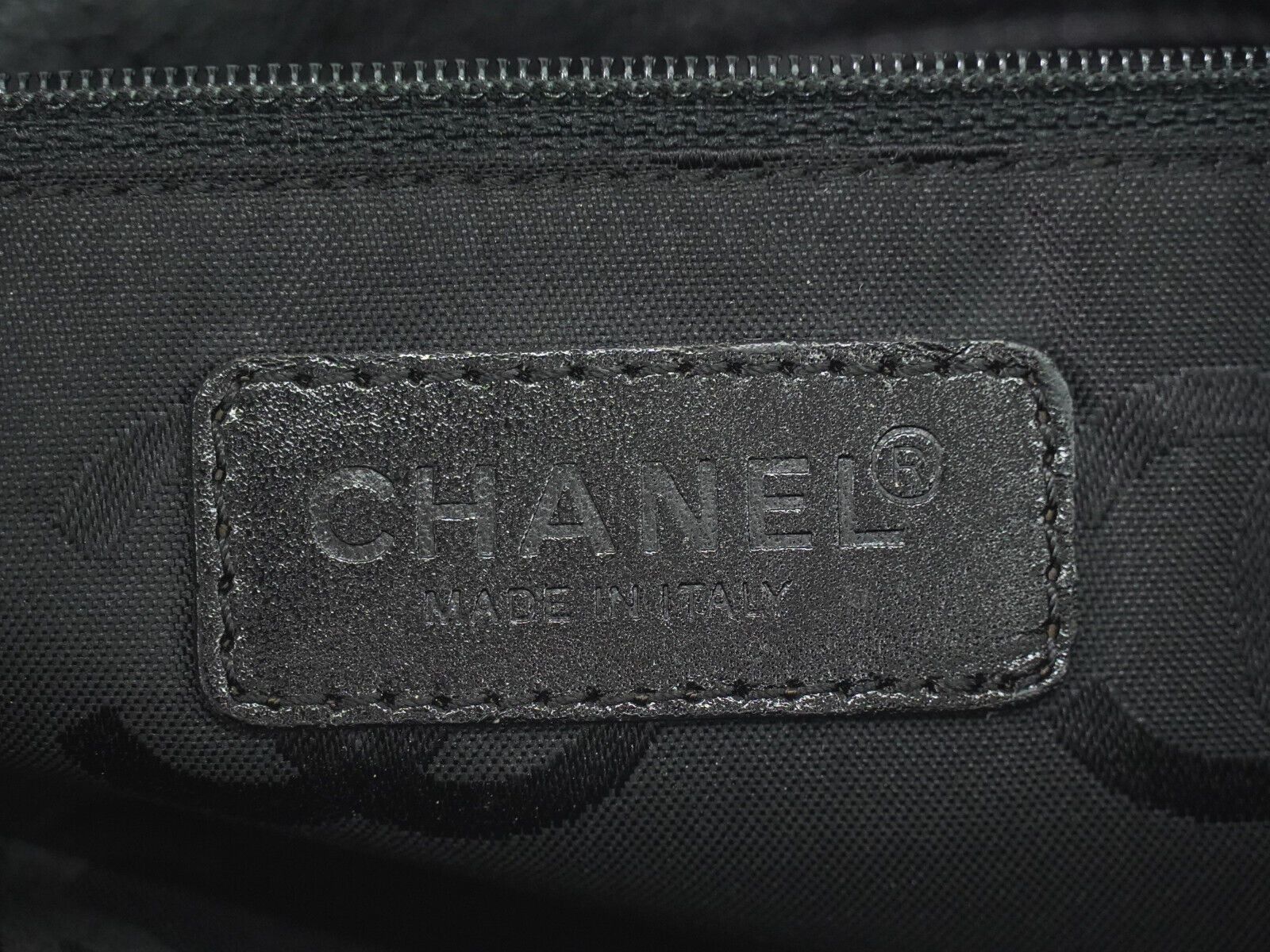 Chanel Cc Black Leather Tote Bag (Pre-Owned) Size ONE SIZE - 11 Thumbnail