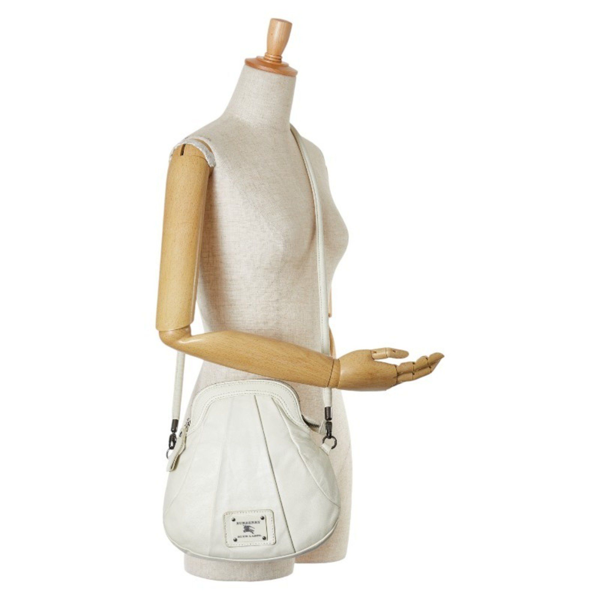 Burberry Burberry Blue Label Plate Shoulder Bag White Leather Women's BURBERRY BLUE LABEL Size ONE SIZE - 7 Thumbnail