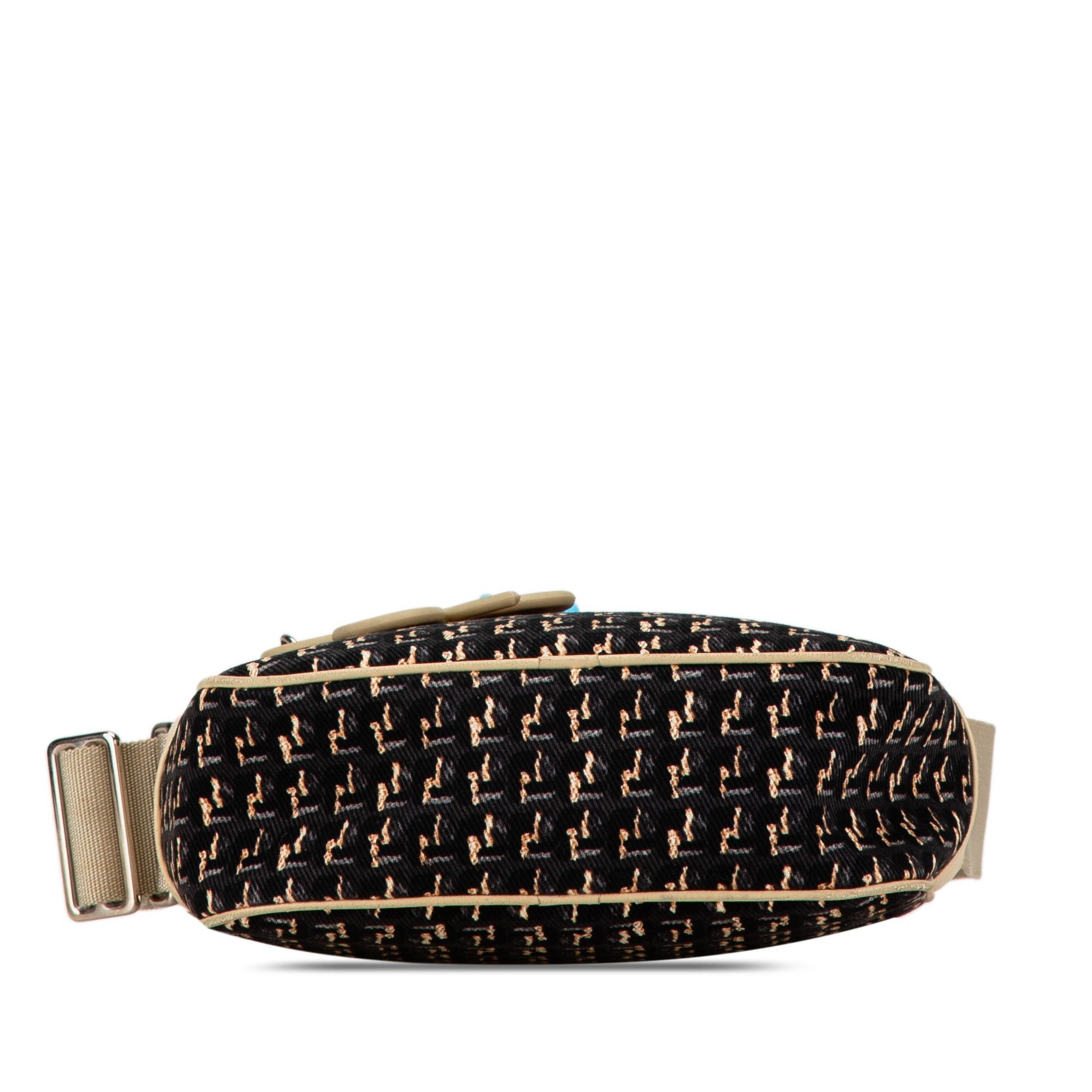 Chanel Chanel Canvas Lucky Clover Camera Bag Black Size ONE SIZE - 3 Thumbnail