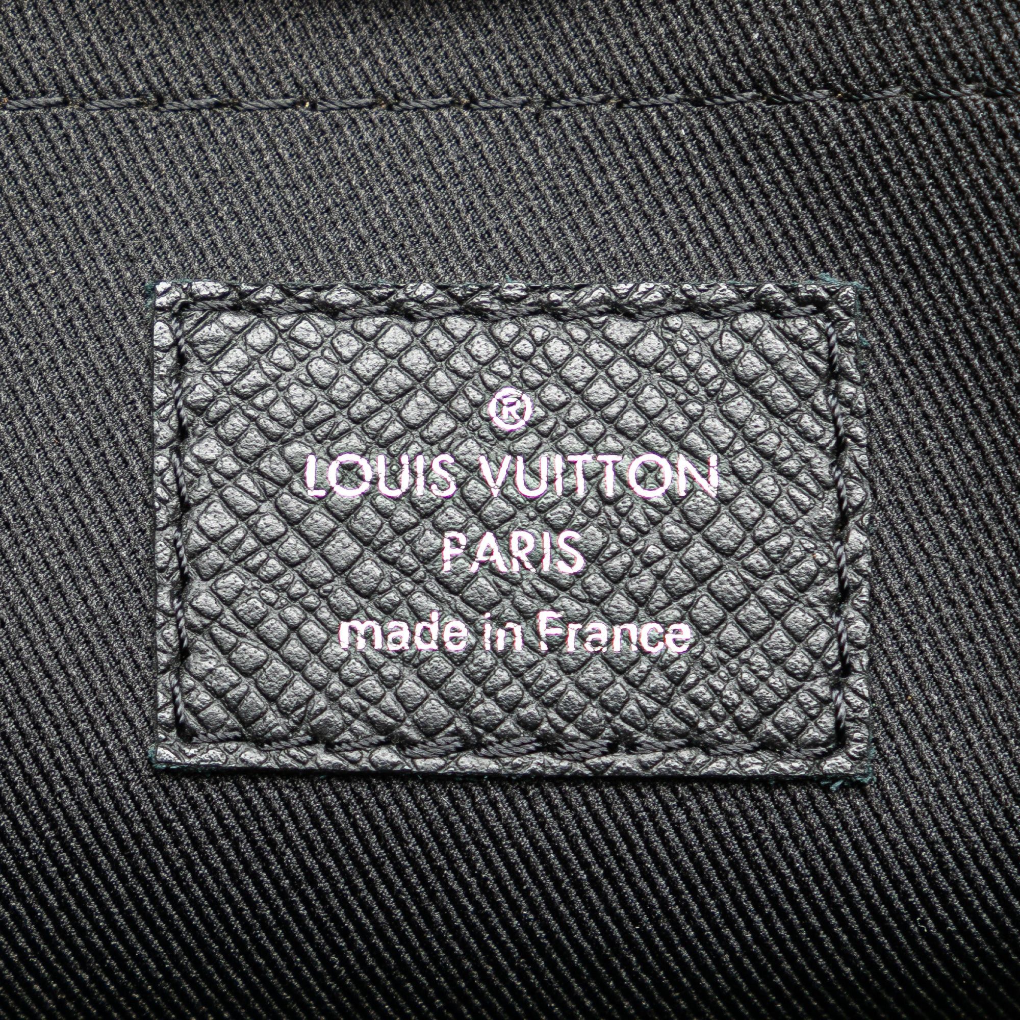 Louis Vuitton Louis Vuitton Taiga Apollo Pochette Black Size ONE SIZE - 5 Thumbnail
