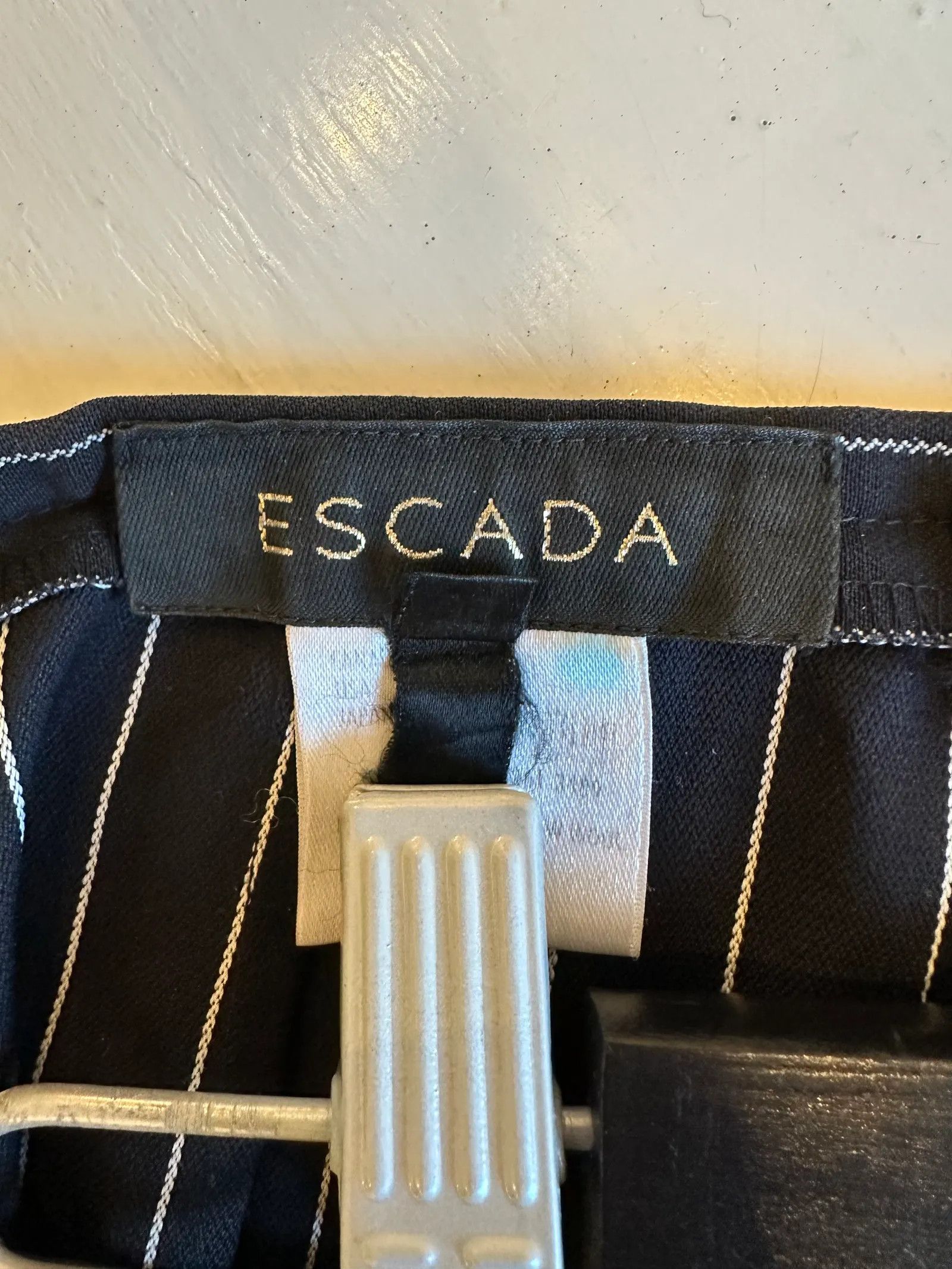 Escada Escada Pants Size 26" / US 2 / IT 38 - 2 Thumbnail