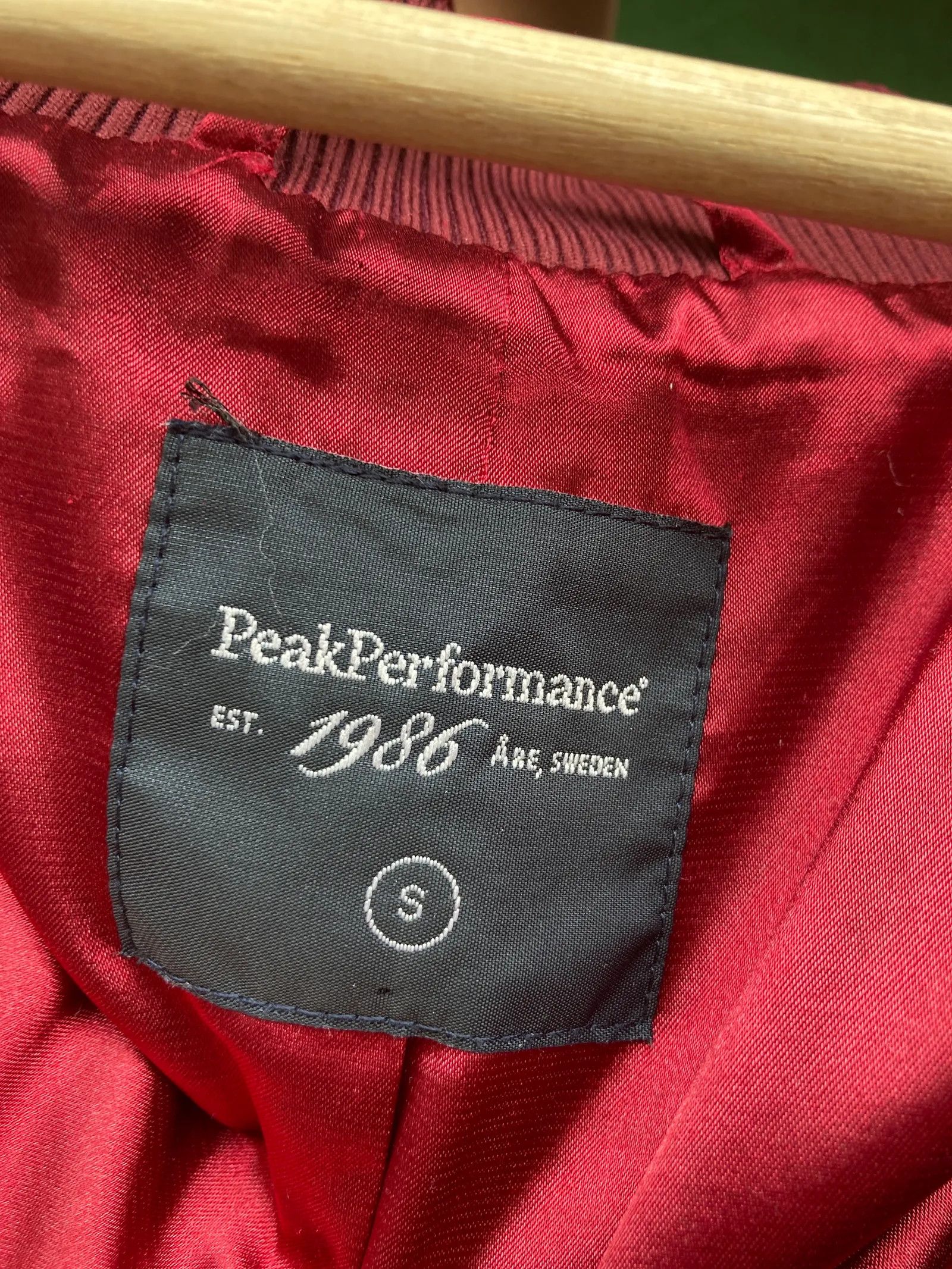 Peak Performance Peak Performance Glow J Jacket Size US S / EU 44-46 / 1 - 2 Thumbnail