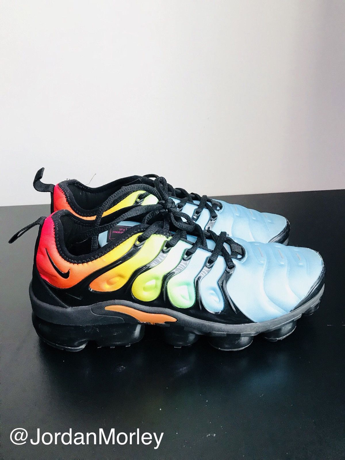 NIKE VAPORMAX PLUS TROPICAL SUNSET Footwear