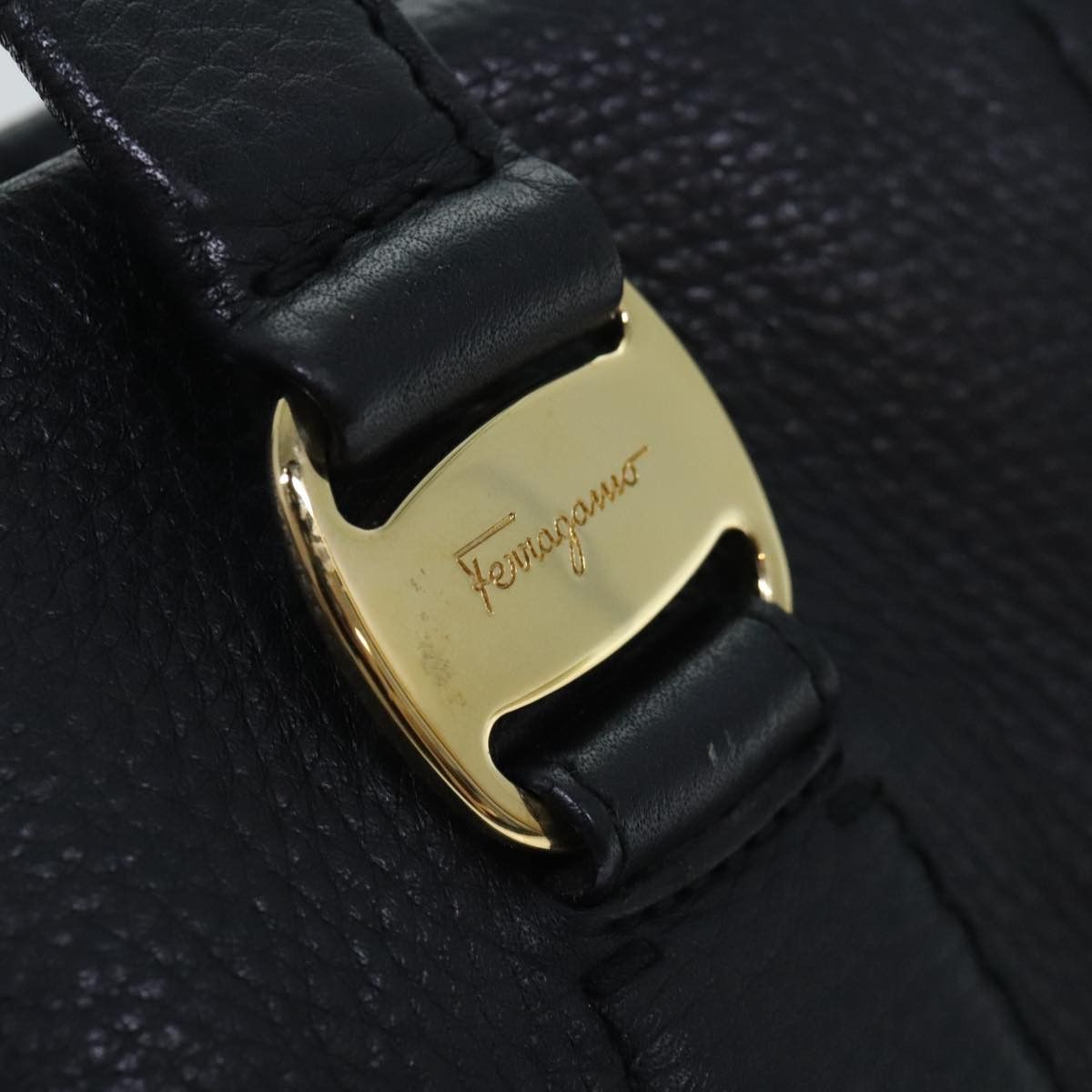 Salvatore Ferragamo Gancini Black Leather Handbag (Pre-Owned) Size ONE SIZE - 10 Thumbnail