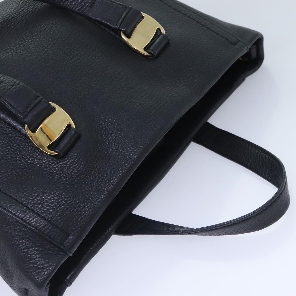 Salvatore Ferragamo Gancini Black Leather Handbag (Pre-Owned) Size ONE SIZE - 16 Thumbnail