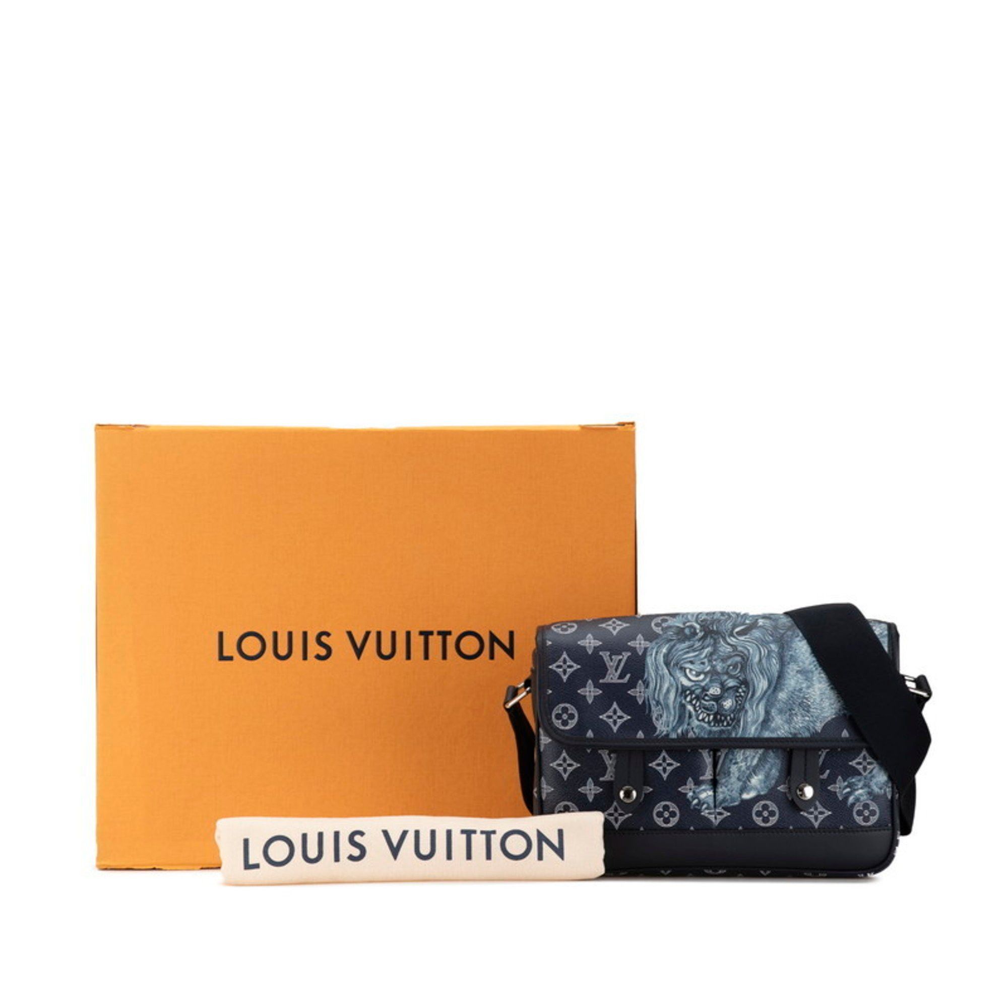 Louis Vuitton Louis Vuitton Monogram Savannah PM Chapman Brothers Bag M54248 Navy PVC Leather Men's LOUIS VUITTON Size ONE SIZE - 7 Thumbnail