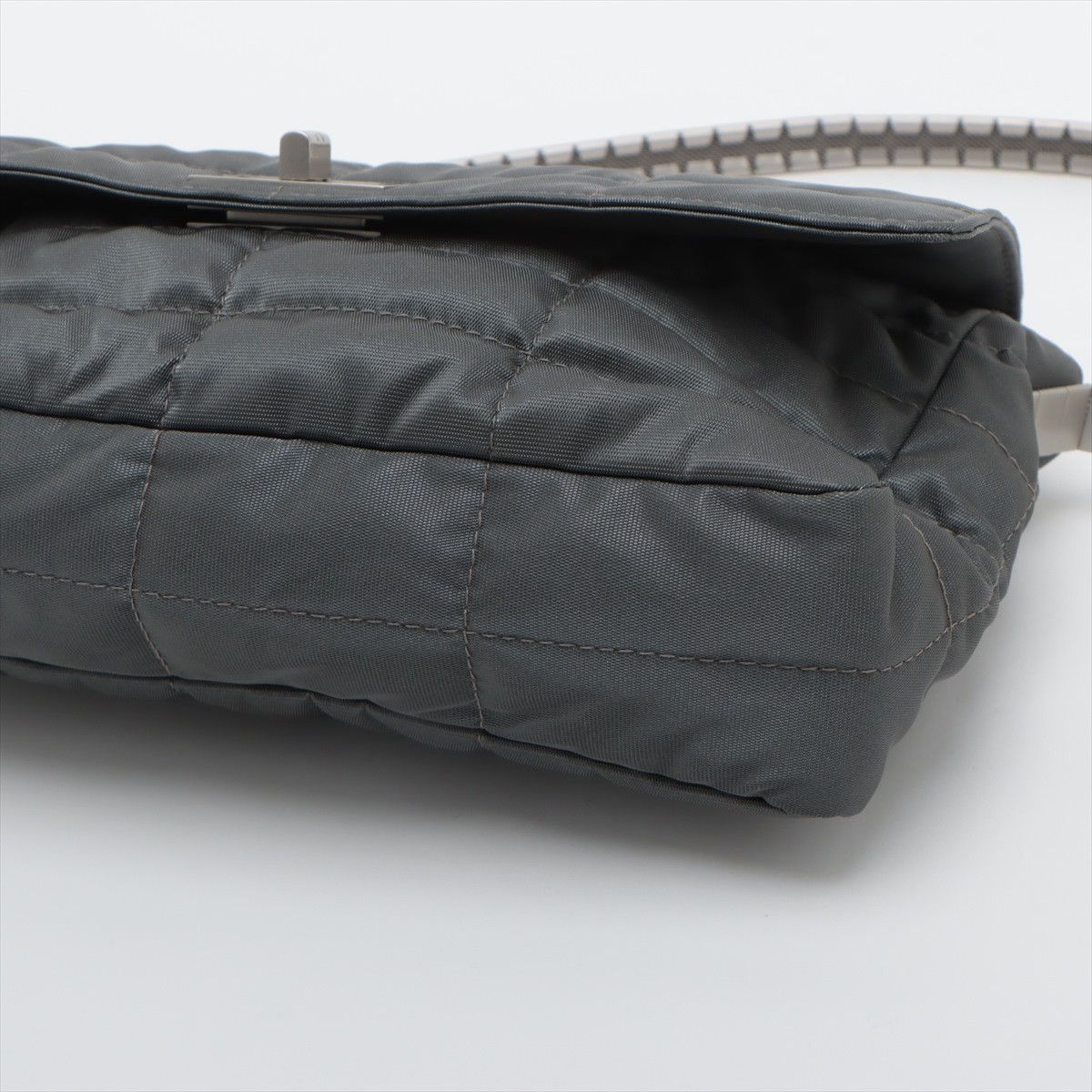Chanel Chanel 2.55 Chocolate Bar Grey Nylon Size ONE SIZE - 3 Thumbnail