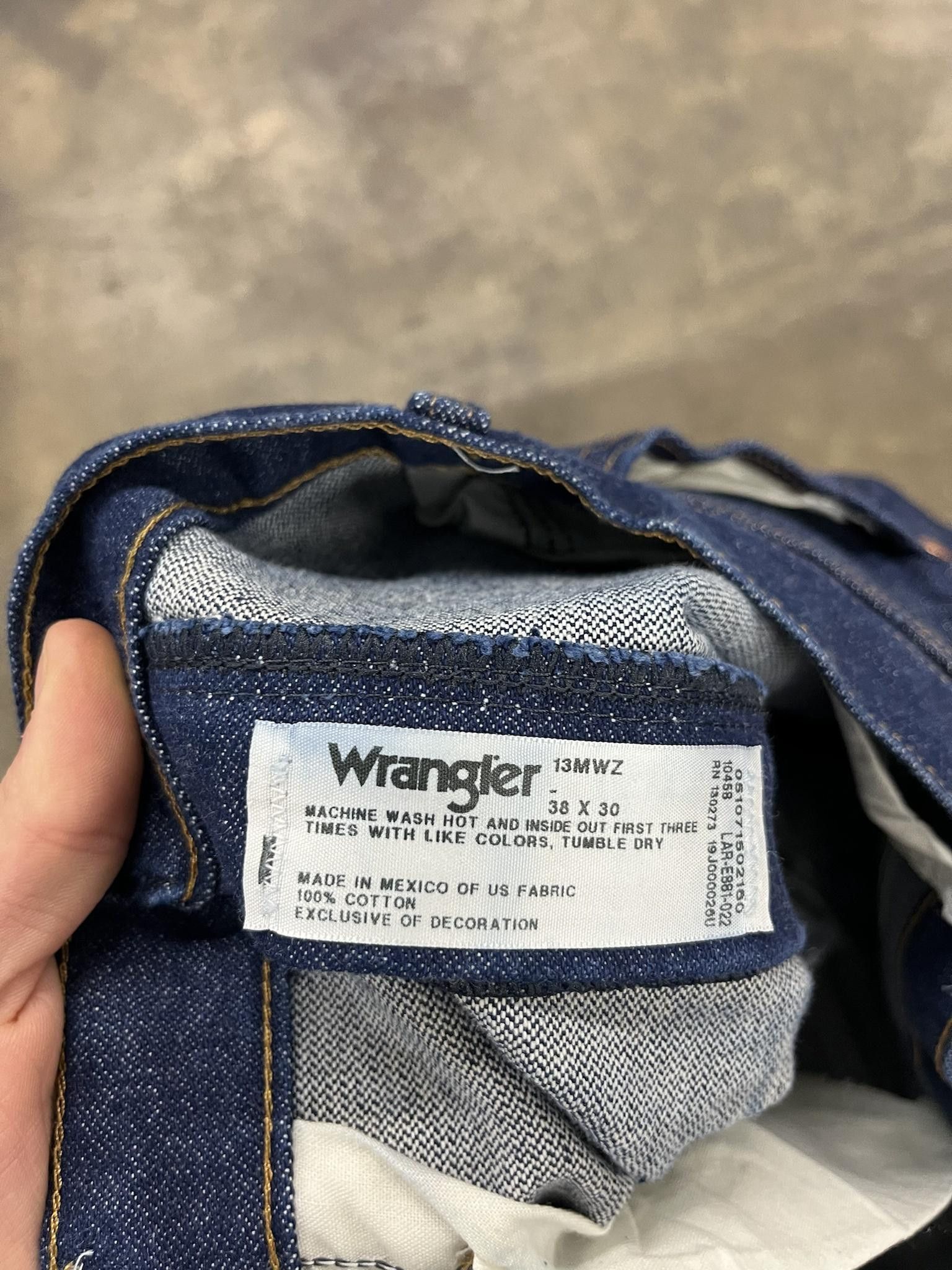 Vintage 1990's Wrangler Regulat Fit Darkwash Jeans Size US 38 / EU 54 - 2 Thumbnail