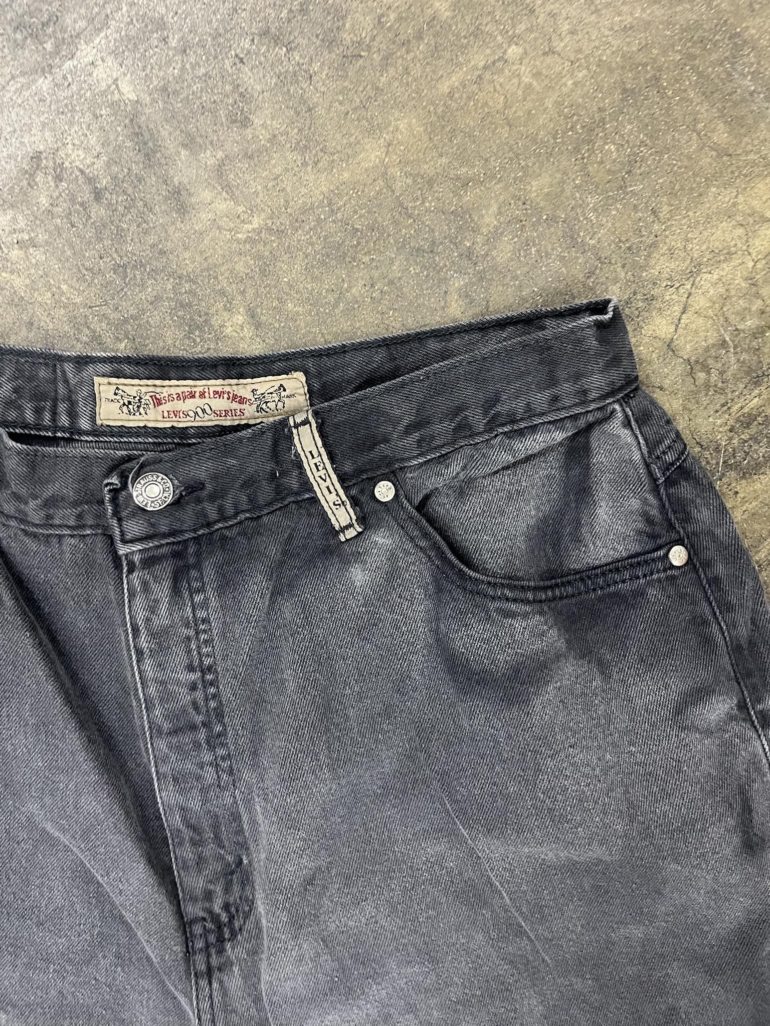 Vintage 1990's Levis 900 Series Suede Patch Tapered Fit Jeans Size US 30 / EU 46 - 2 Thumbnail