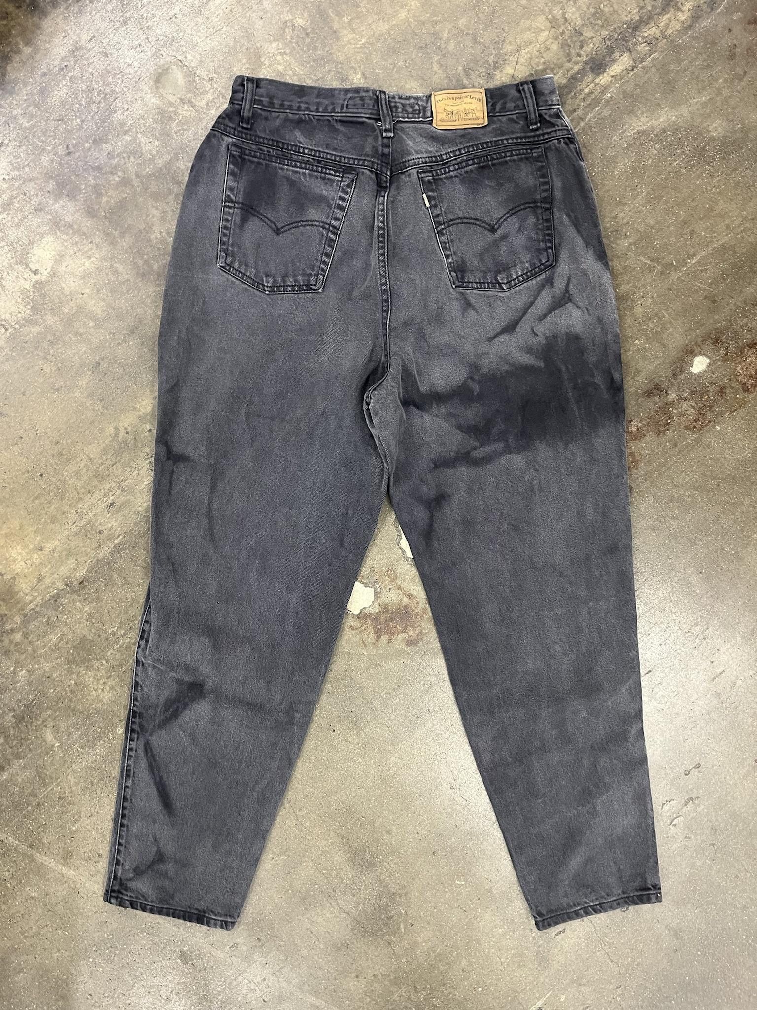 Vintage 1990's Levis 900 Series Suede Patch Tapered Fit Jeans Size US 30 / EU 46 - 3 Thumbnail