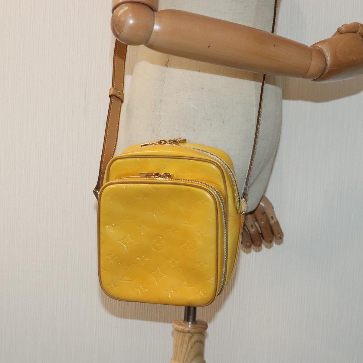 Louis Vuitton Wooster Yellow Patent Leather Shoulder Bag (Pre-Owned) Size ONE SIZE - 10 Thumbnail