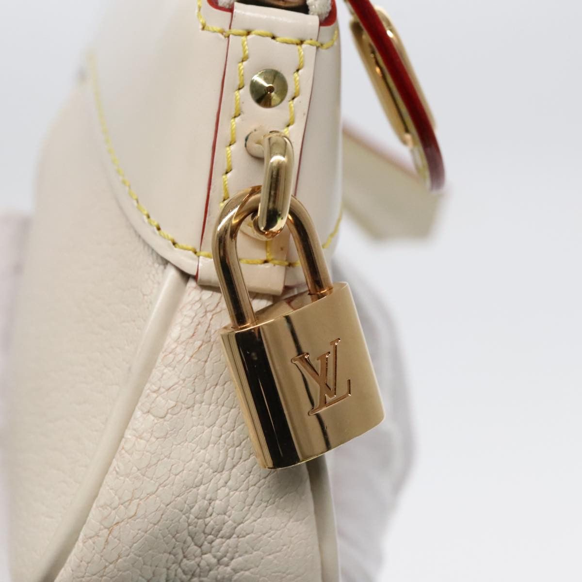 Louis Vuitton Lockit Beige Leather Clutch Bag (Pre-Owned) Size ONE SIZE - 19 Thumbnail