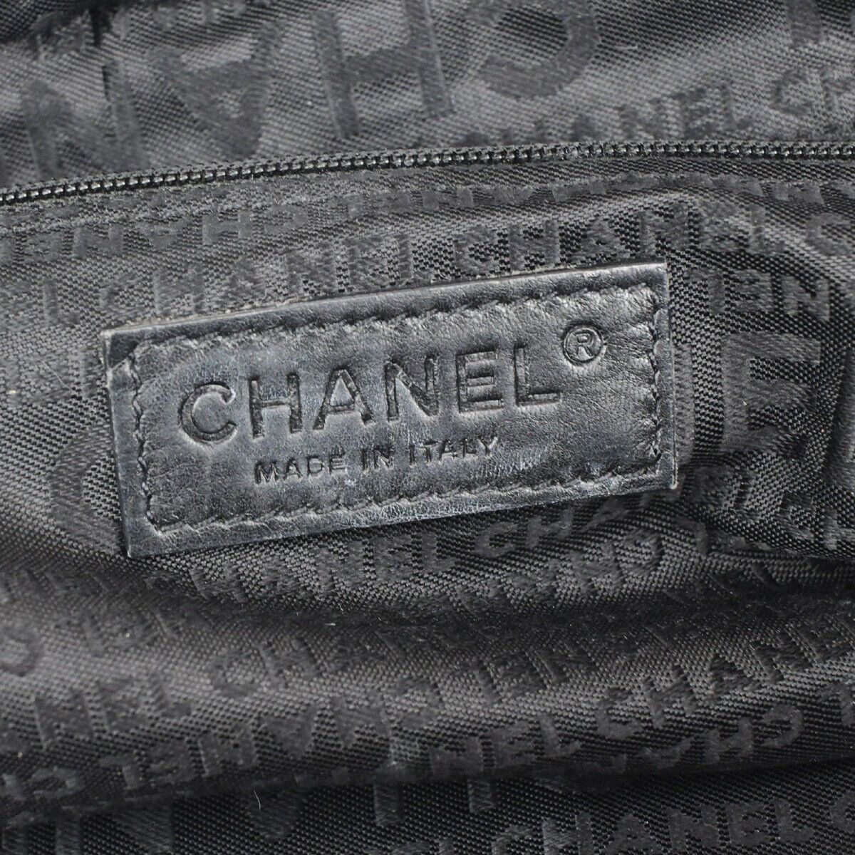 Chanel Chocolate Bar Black Leather Handbag (Pre-Owned) Size ONE SIZE - 16 Thumbnail