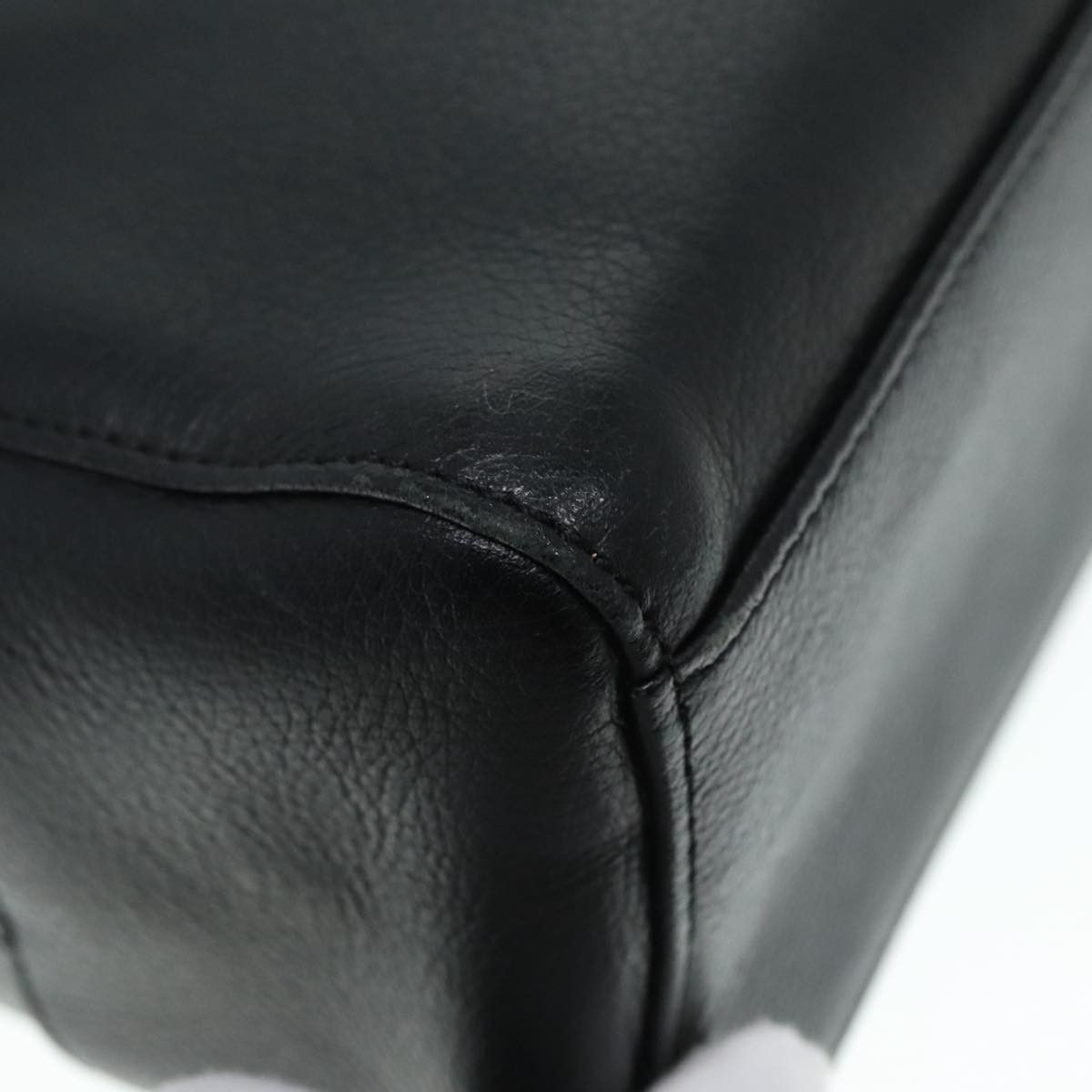 Burberry Black Leather Handbag (Pre-Owned) Size ONE SIZE - 9 Thumbnail