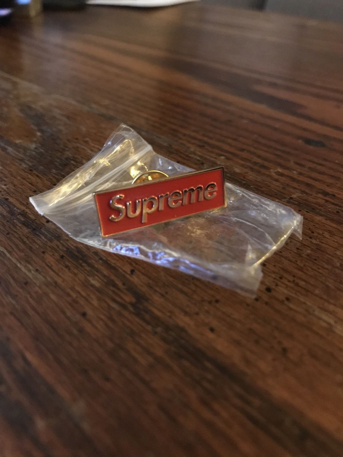 box logo pinのみ Supreme Supreme Box Logo Enamel Pin | Grailed