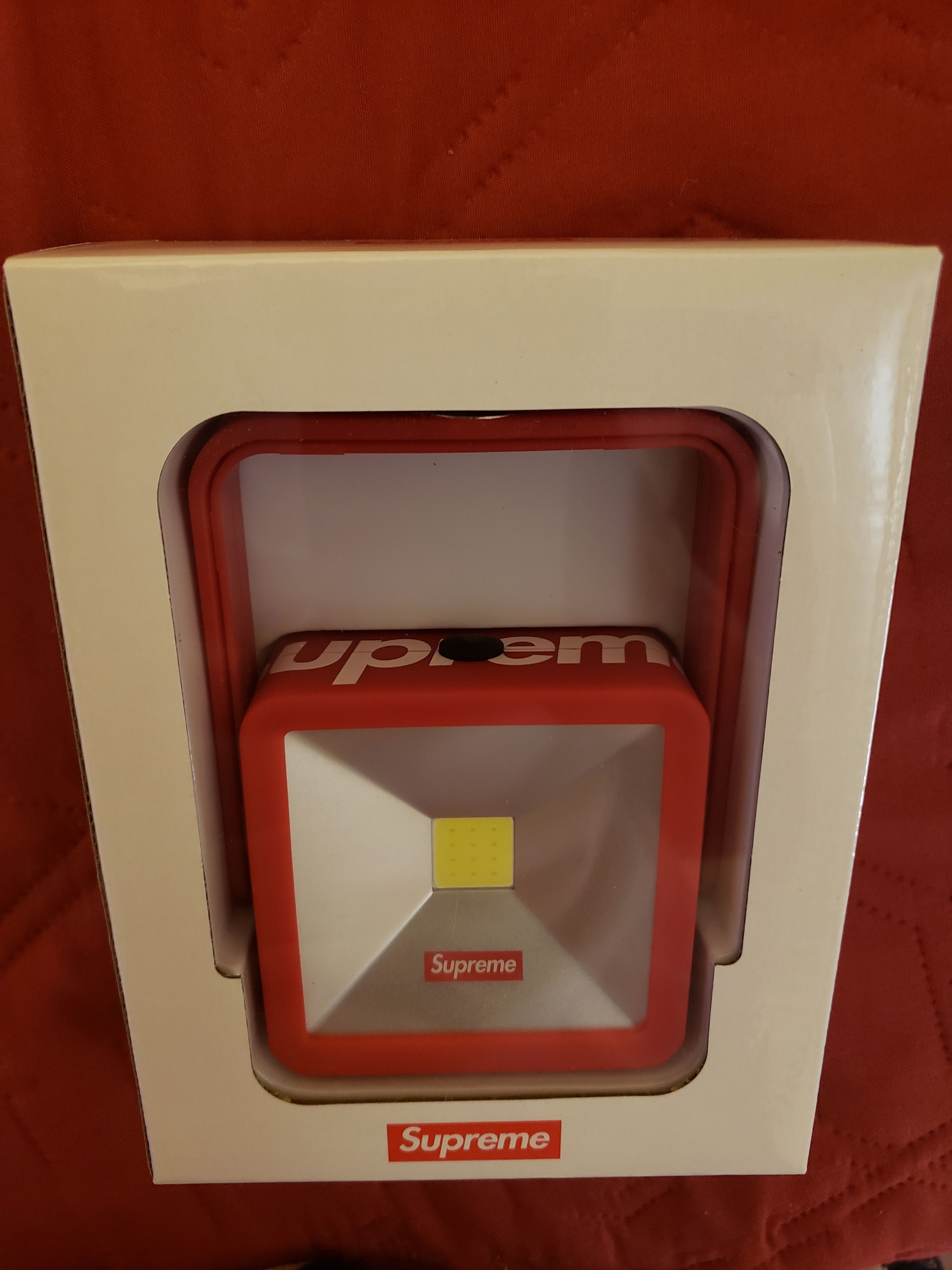 Supreme Magnetic kickstand light | Grailed 