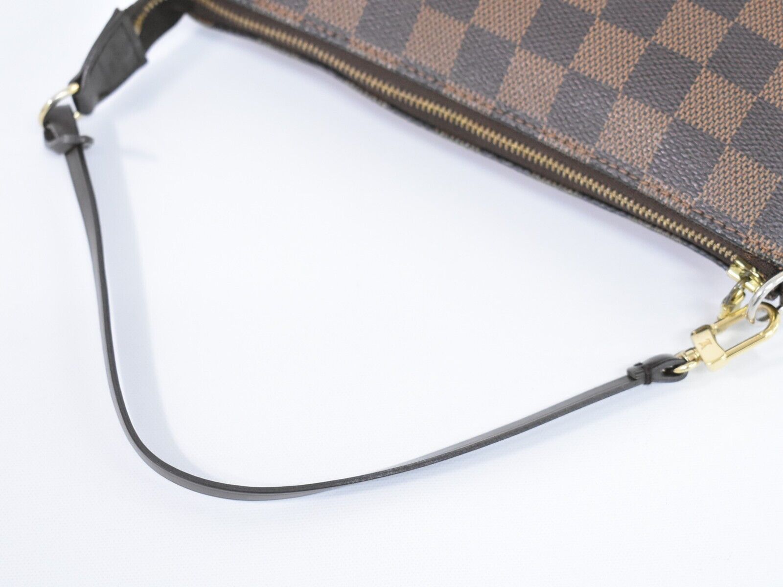 Louis Vuitton Louis Vuitton Pochette accessoires clutch Size ONE SIZE - 4 Thumbnail