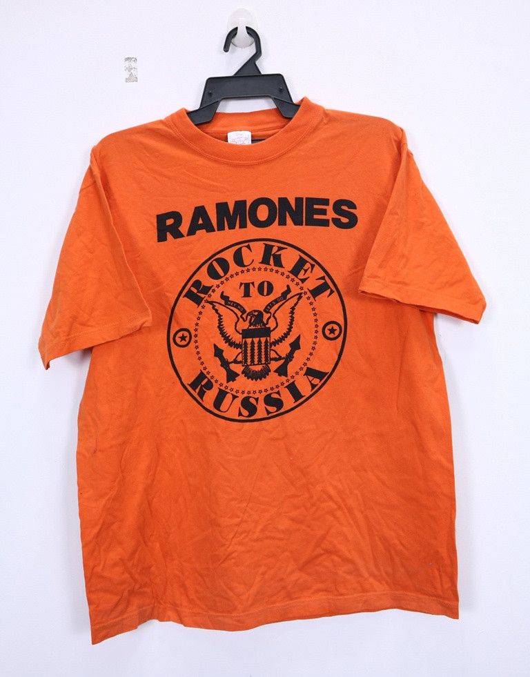 Vintage VINTAGE Ramones Rocket To Russia Tee Shirt Punk Size US L / EU 52-54 / 3 - 1 Thumbnail