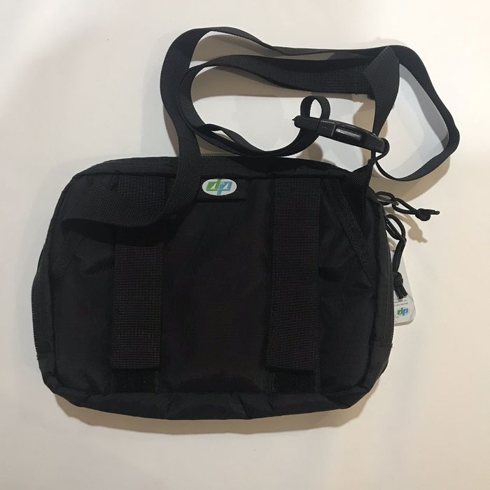 Supreme shoulder bag fw18 ❌SOLD❌ •Condition used tiptop •Dm for best price  📲