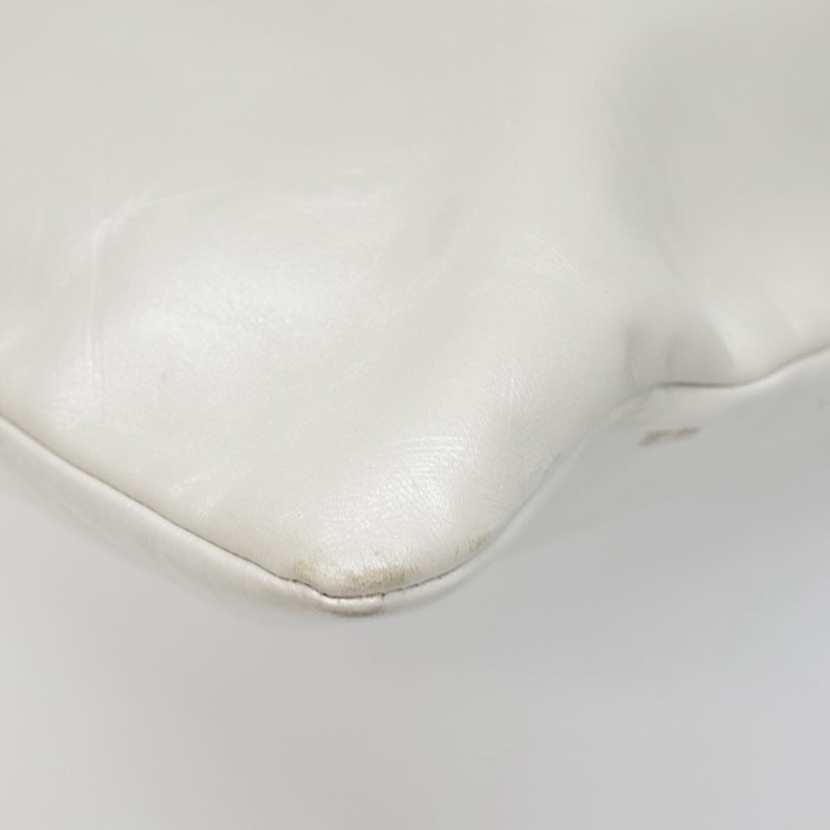 Chanel Matelassé White Leather Handbag (Pre-Owned) Size ONE SIZE - 7 Thumbnail
