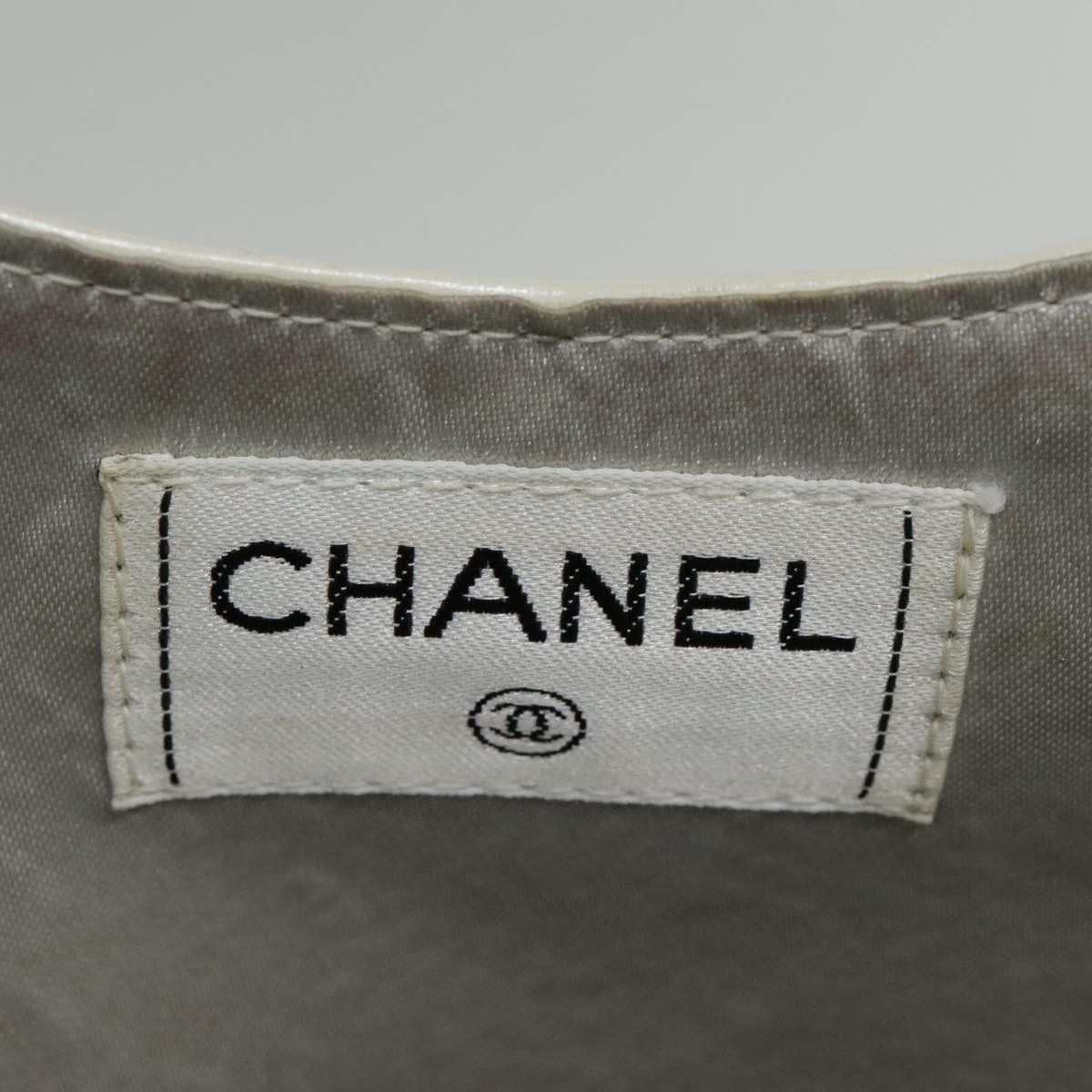 Chanel Matelassé White Leather Handbag (Pre-Owned) Size ONE SIZE - 12 Thumbnail