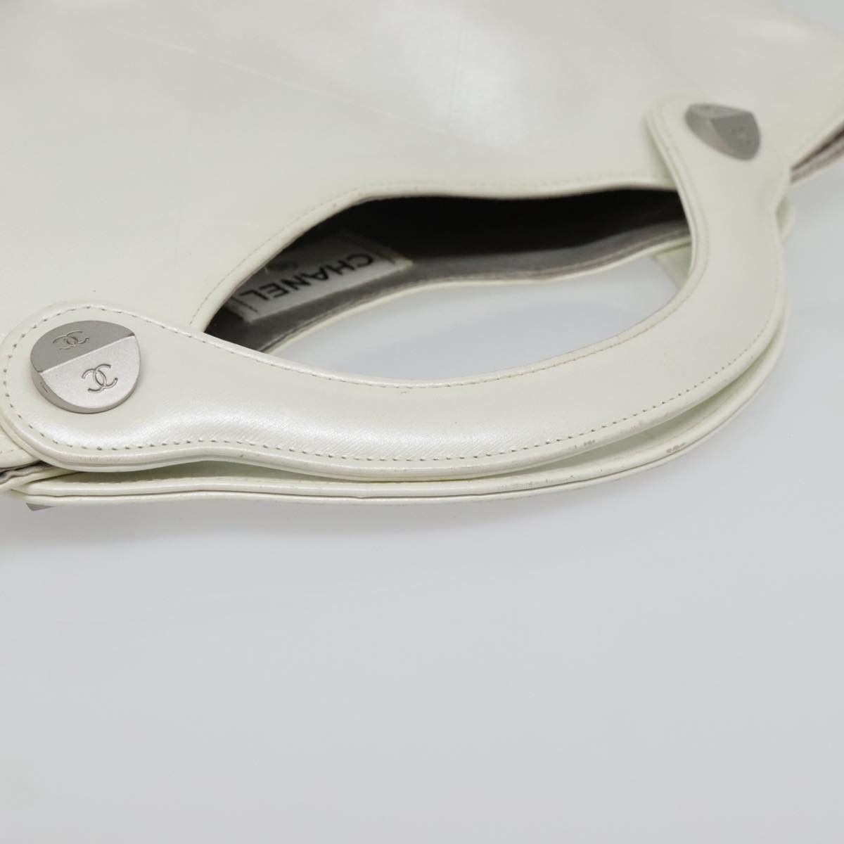 Chanel Matelassé White Leather Handbag (Pre-Owned) Size ONE SIZE - 15 Thumbnail