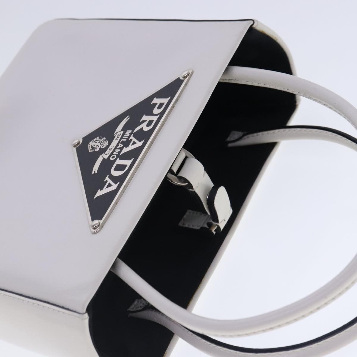 Panier White Leather Handbag (Pre-Owned)