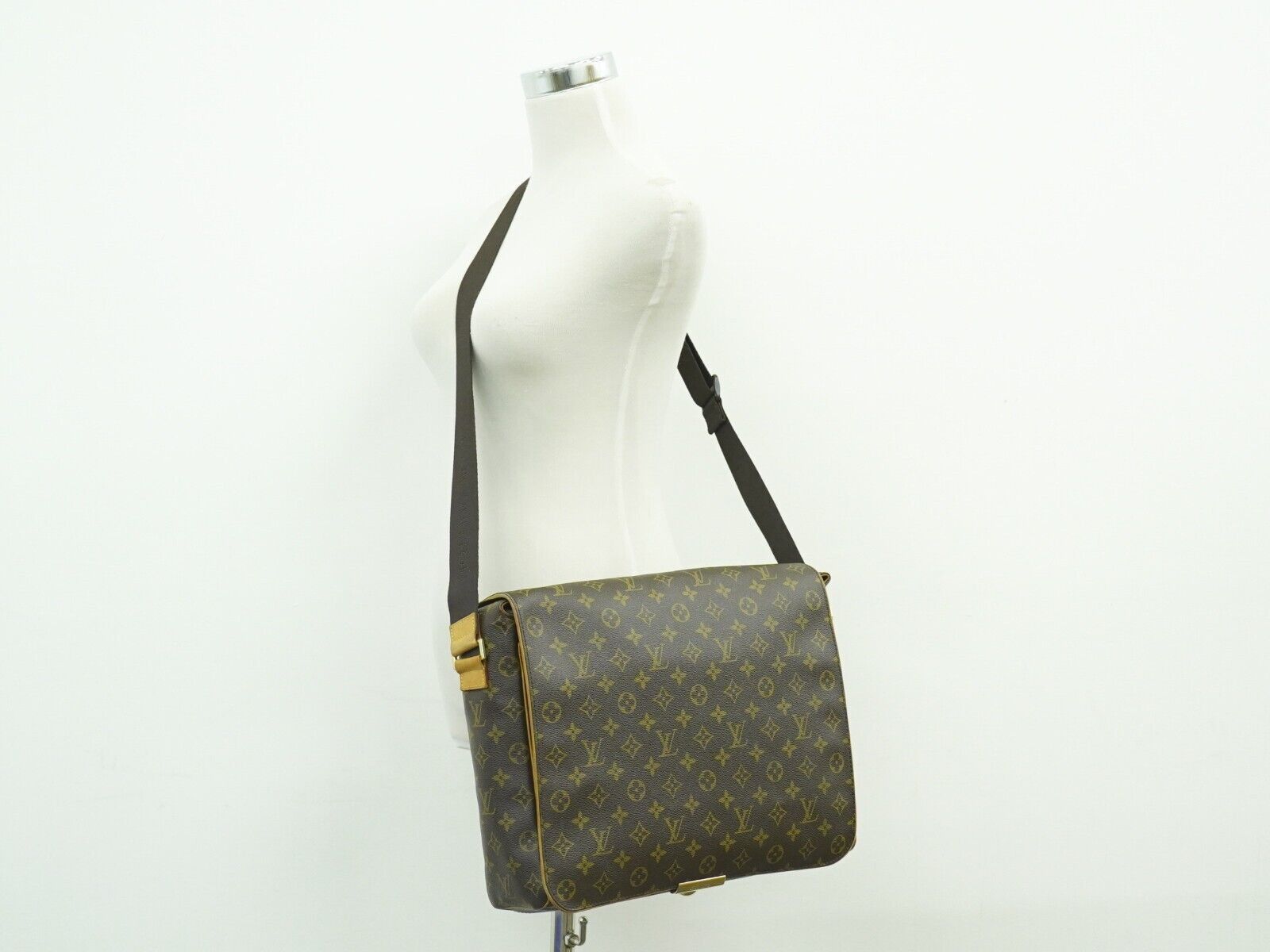 Louis Vuitton Abbesses Brown Canvas Shoulder Bag (Pre-Owned) Size ONE SIZE - 12 Thumbnail