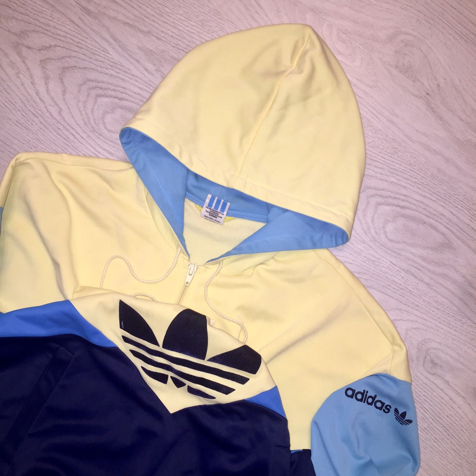 Adidas Vintage ADIDAS Colorado 1970’s 1989’s size M Hoodies Anorak Sweatshirts Zip YKK made in West Germany Yellow Blue Dark Blue Rare Hype Black Size US M / EU 48-50 / 2 - 1 Preview