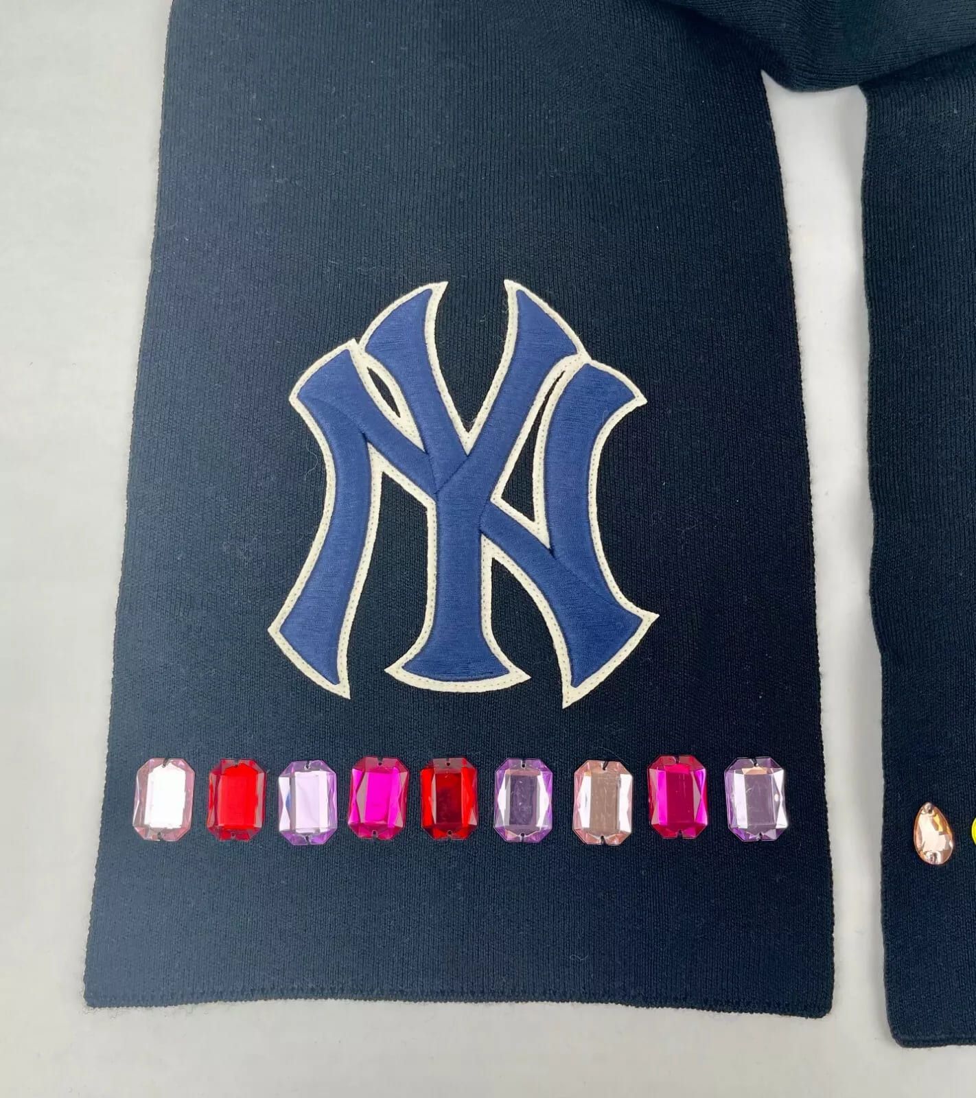 Gucci New NY Yankee Black Wool Scarf With Multi-color Gems Size ONE SIZE - 5 Thumbnail