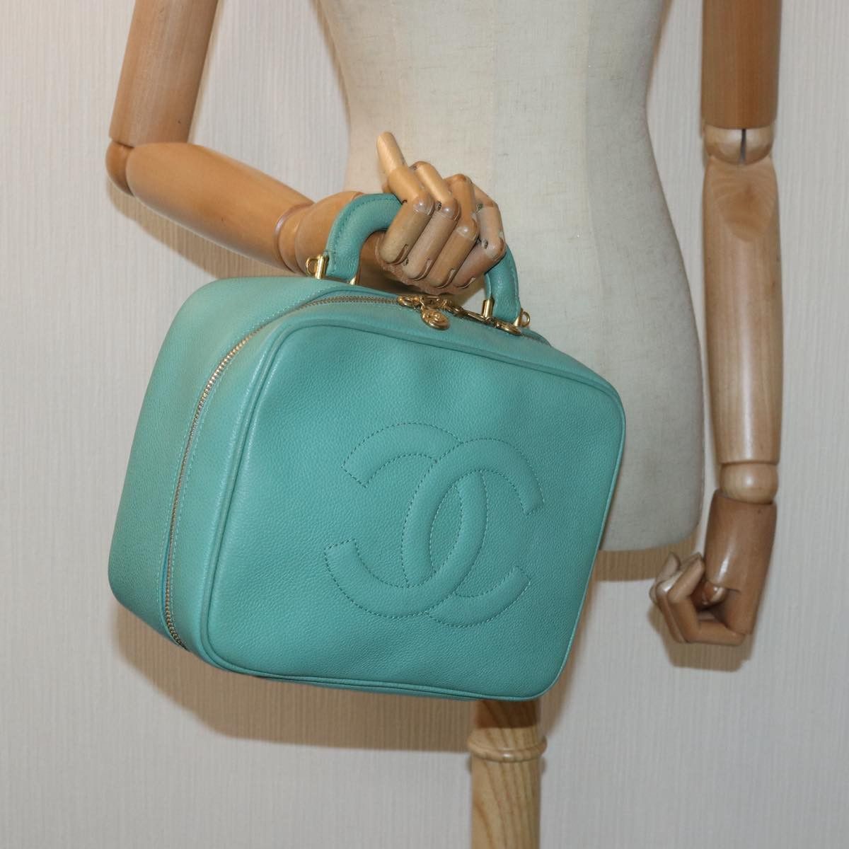 Chanel Vanity Green Calfskin Handbag (Pre-Owned) Size ONE SIZE - 11 Thumbnail