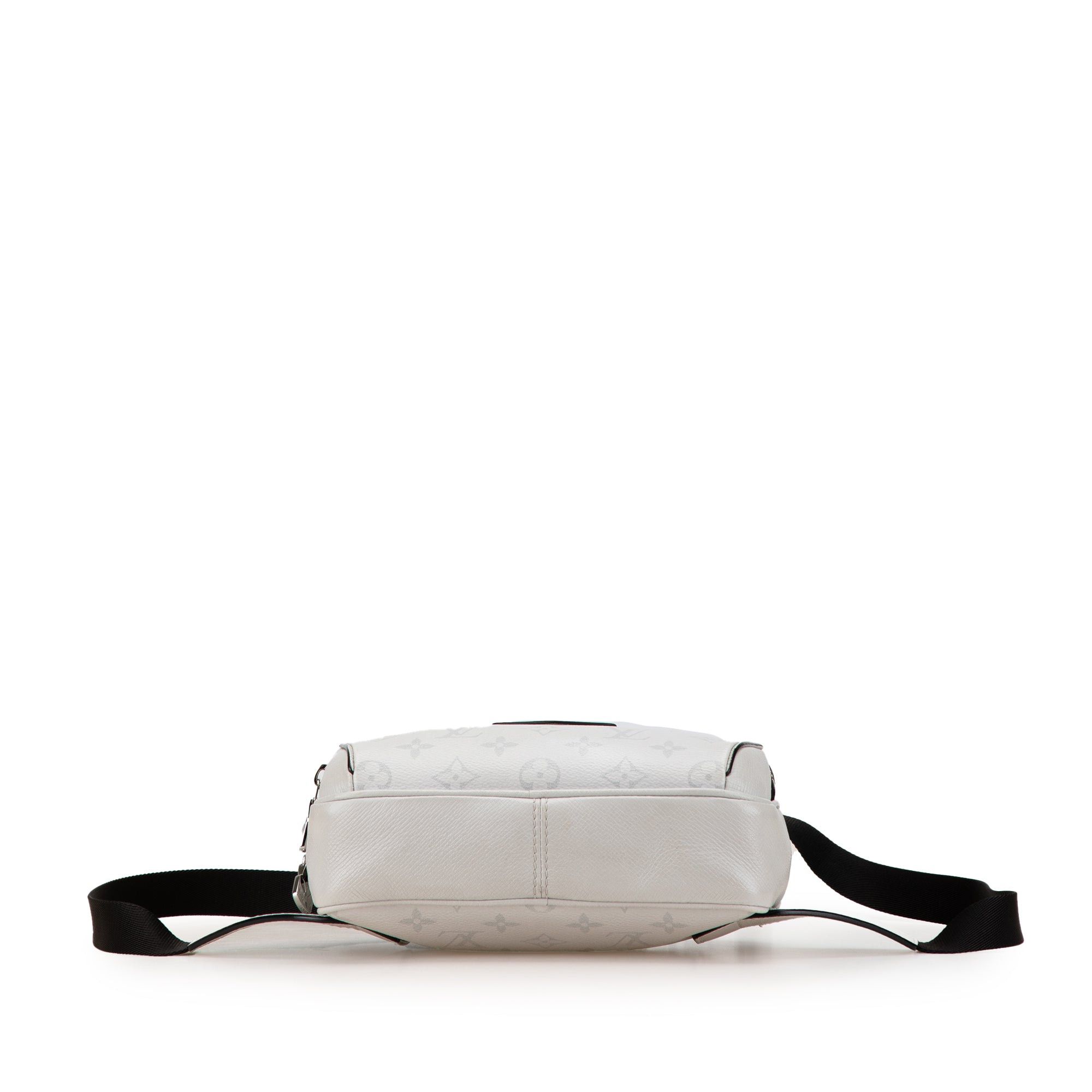 Louis Vuitton Louis Vuitton Monogram Taigarama Outdoor Bumbag White Size ONE SIZE - 3 Thumbnail