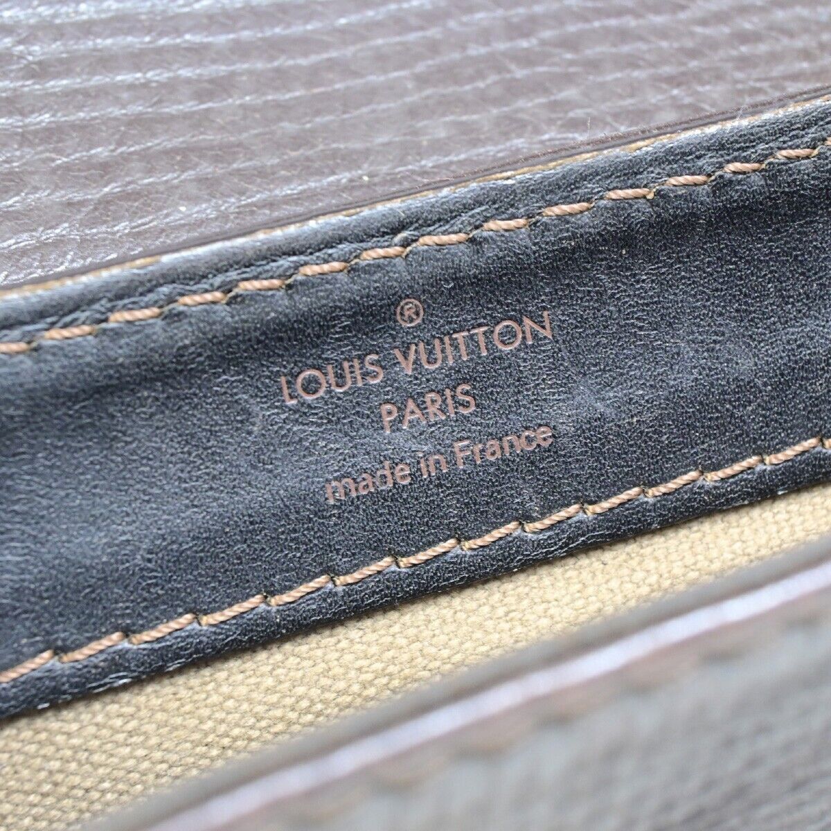 Louis Vuitton Yuma Brown Leather Handbag (Pre-Owned) Size ONE SIZE - 9 Thumbnail