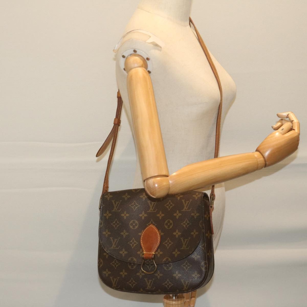 Louis Vuitton Saint Cloud Brown Canvas Shoulder Bag (Pre-Owned) Size ONE SIZE - 7 Thumbnail