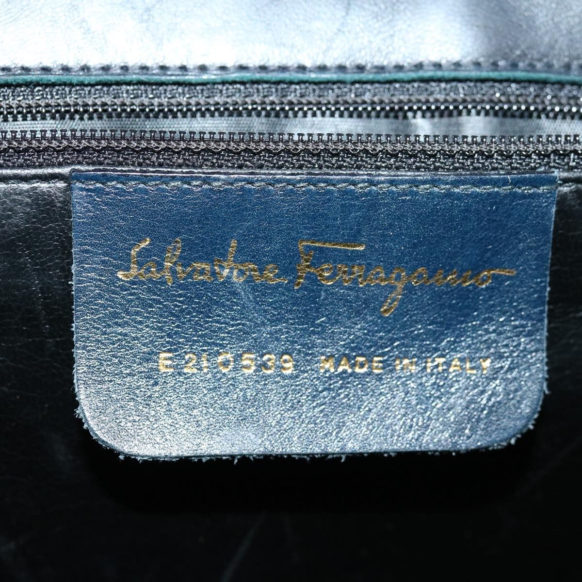Salvatore Ferragamo Black Leather Handbag (Pre-Owned) Size ONE SIZE - 7 Thumbnail