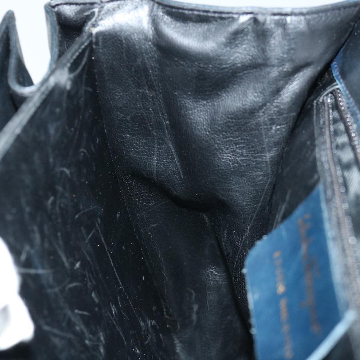 Salvatore Ferragamo Black Leather Handbag (Pre-Owned) Size ONE SIZE - 20 Thumbnail