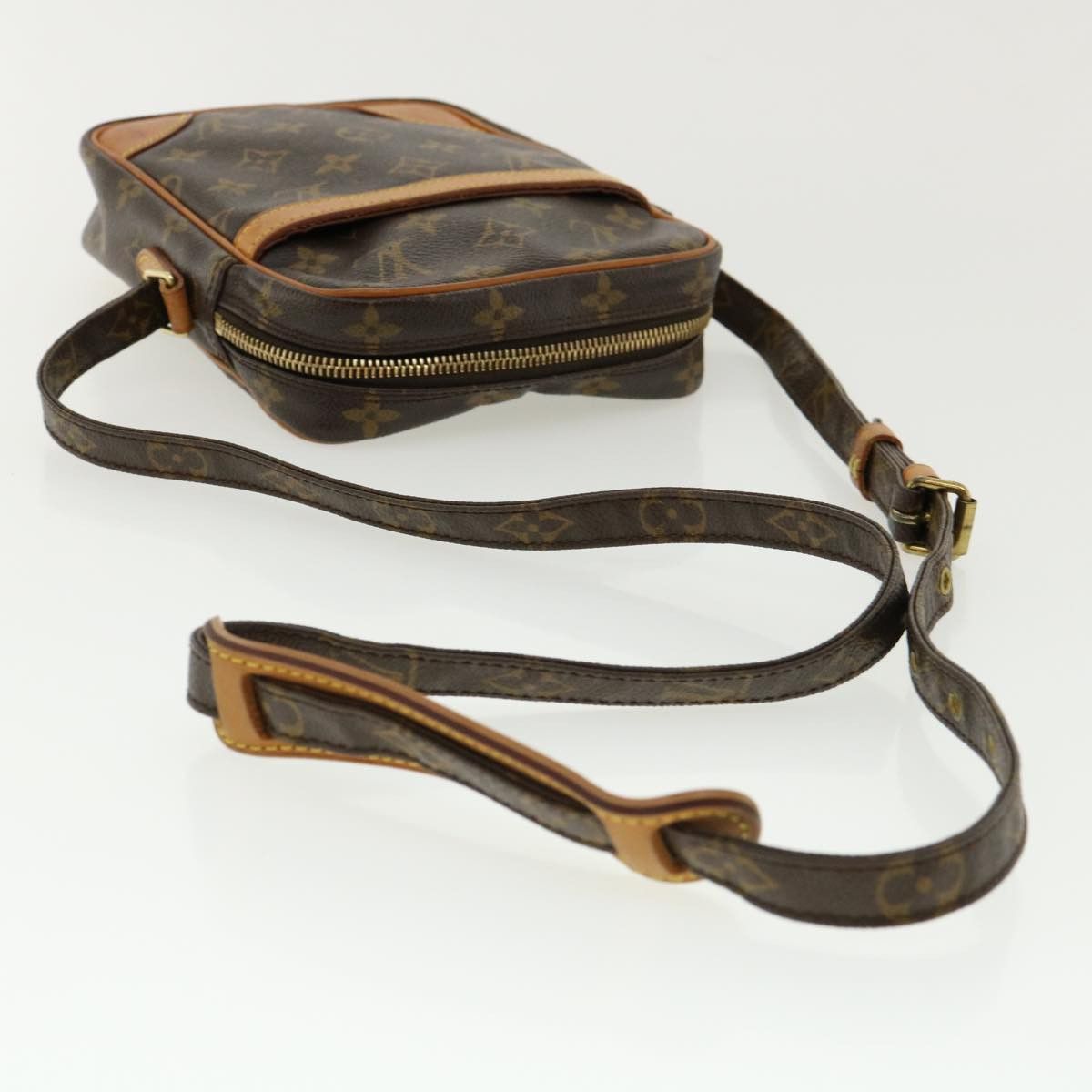 Louis Vuitton Danube Brown Canvas Shoulder Bag (Pre-Owned) Size ONE SIZE - 2 Thumbnail