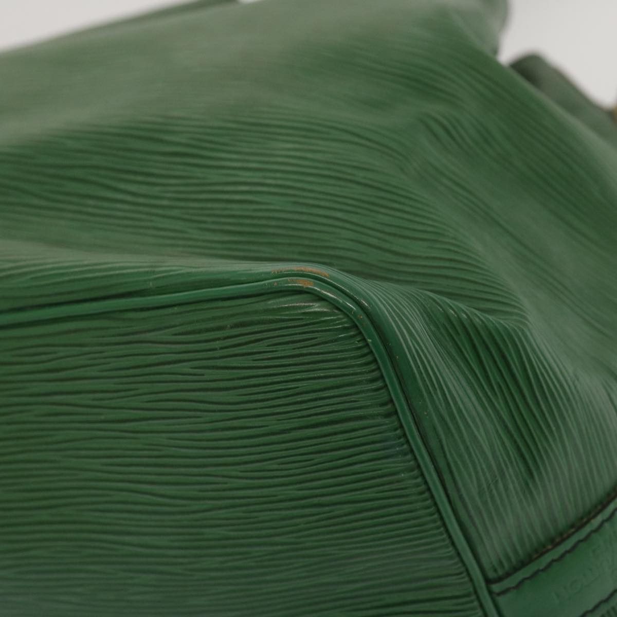 Louis Vuitton Noé Green Leather Shoulder Bag (Pre-Owned) Size ONE SIZE - 17 Thumbnail